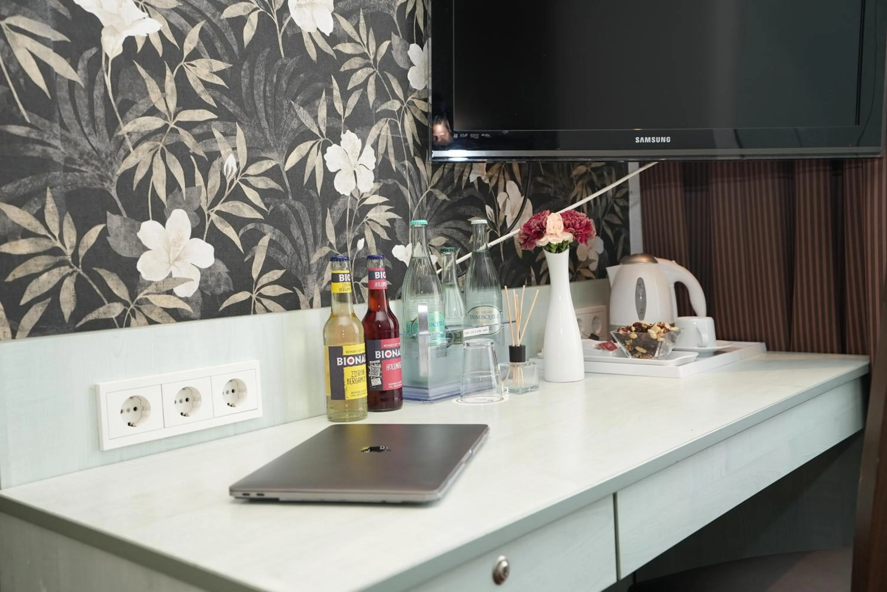 Coffee/tea facilities in Hotel Attaché an der Messe