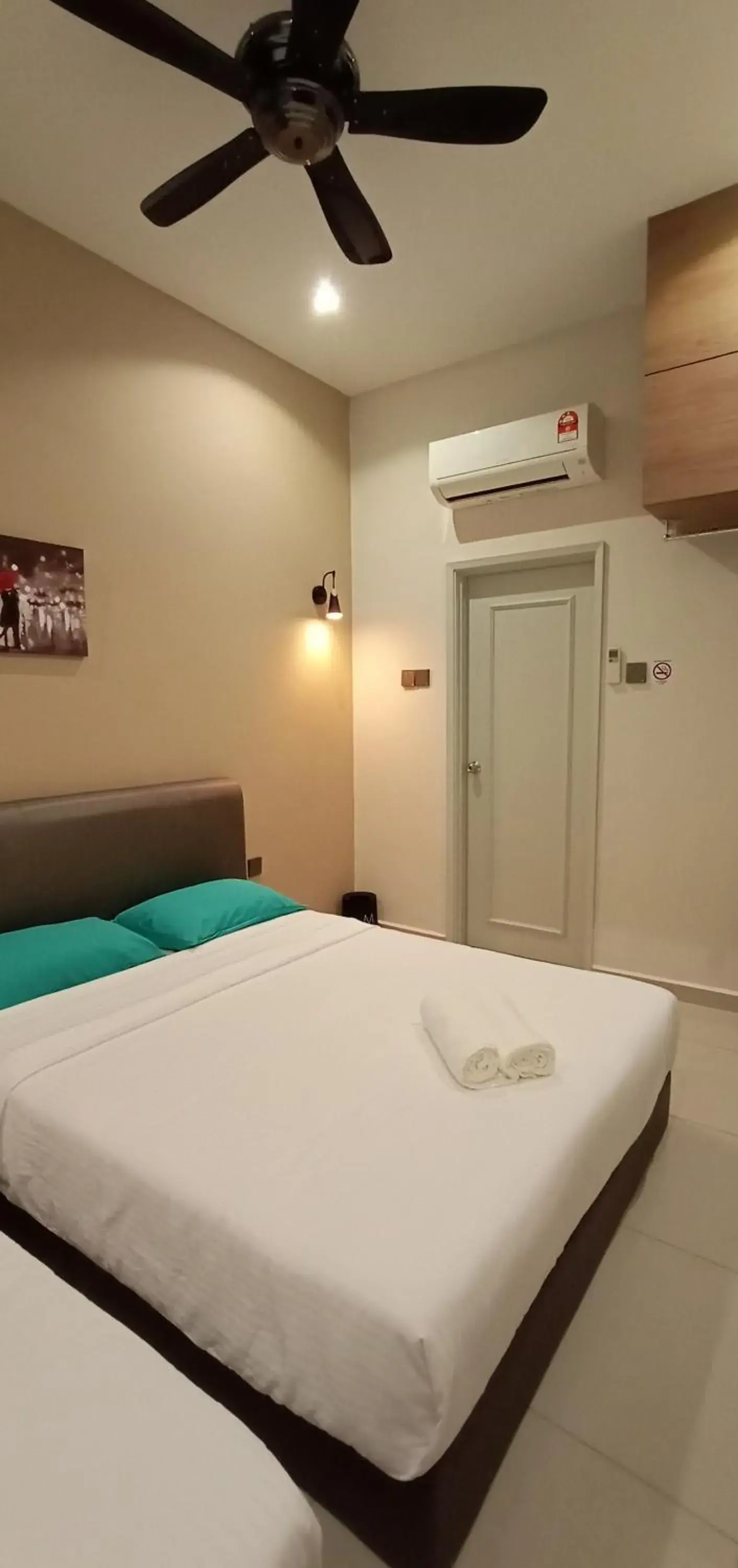 Bed in Austin Mahkota Bed in Austin Mahkota