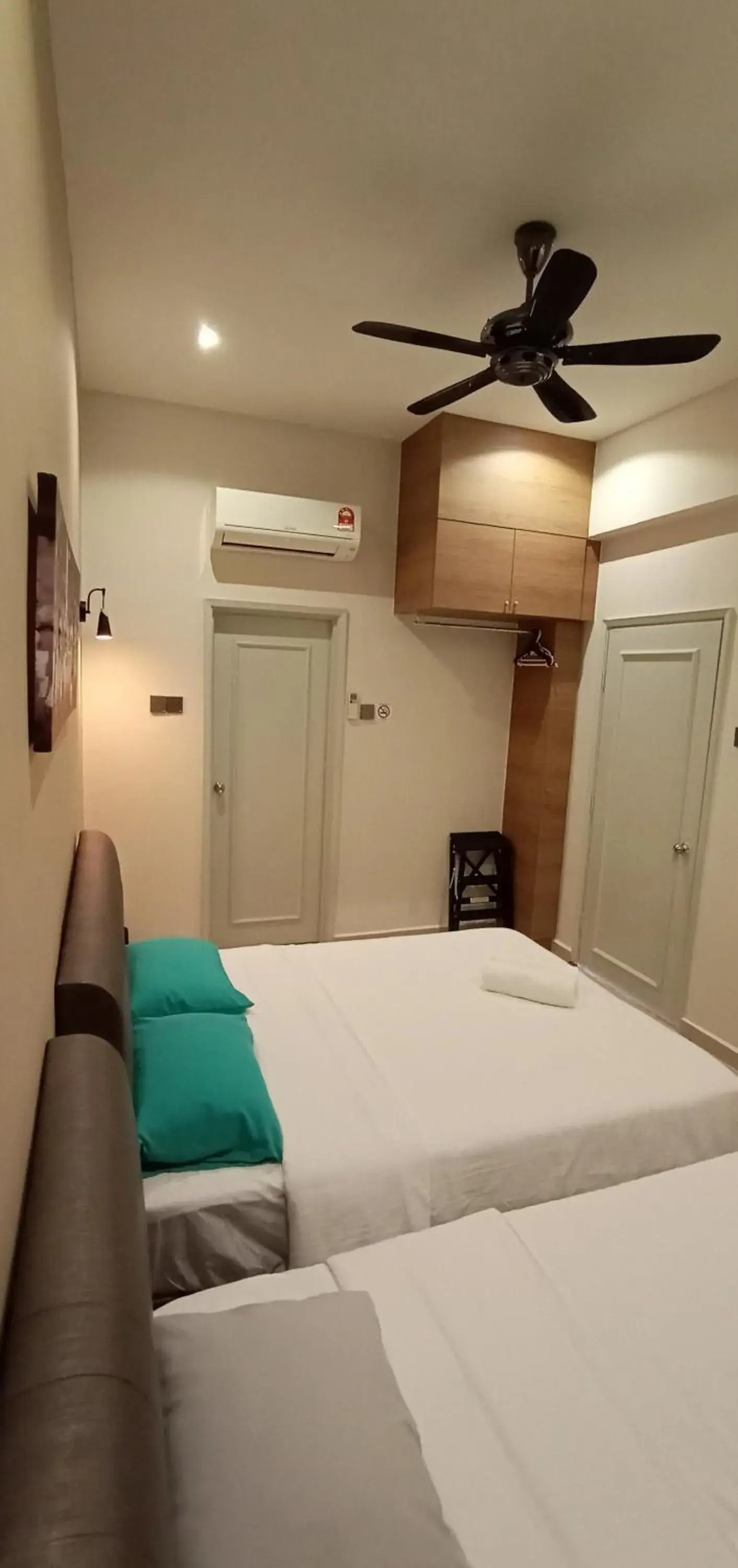 Bed in Austin Mahkota Bed in Austin Mahkota