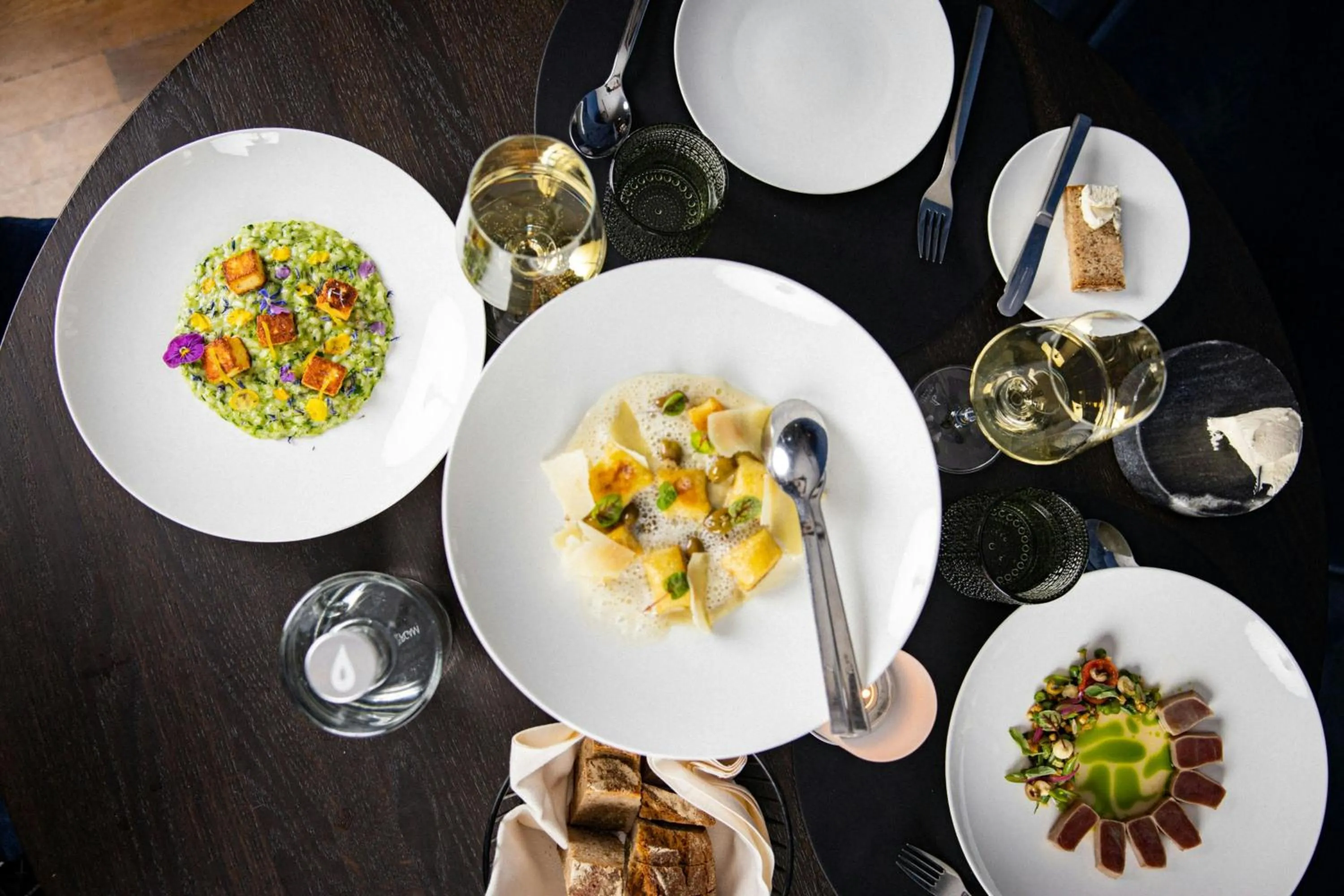 Restaurant/places to eat in Hotel Luc, Autograph Collection