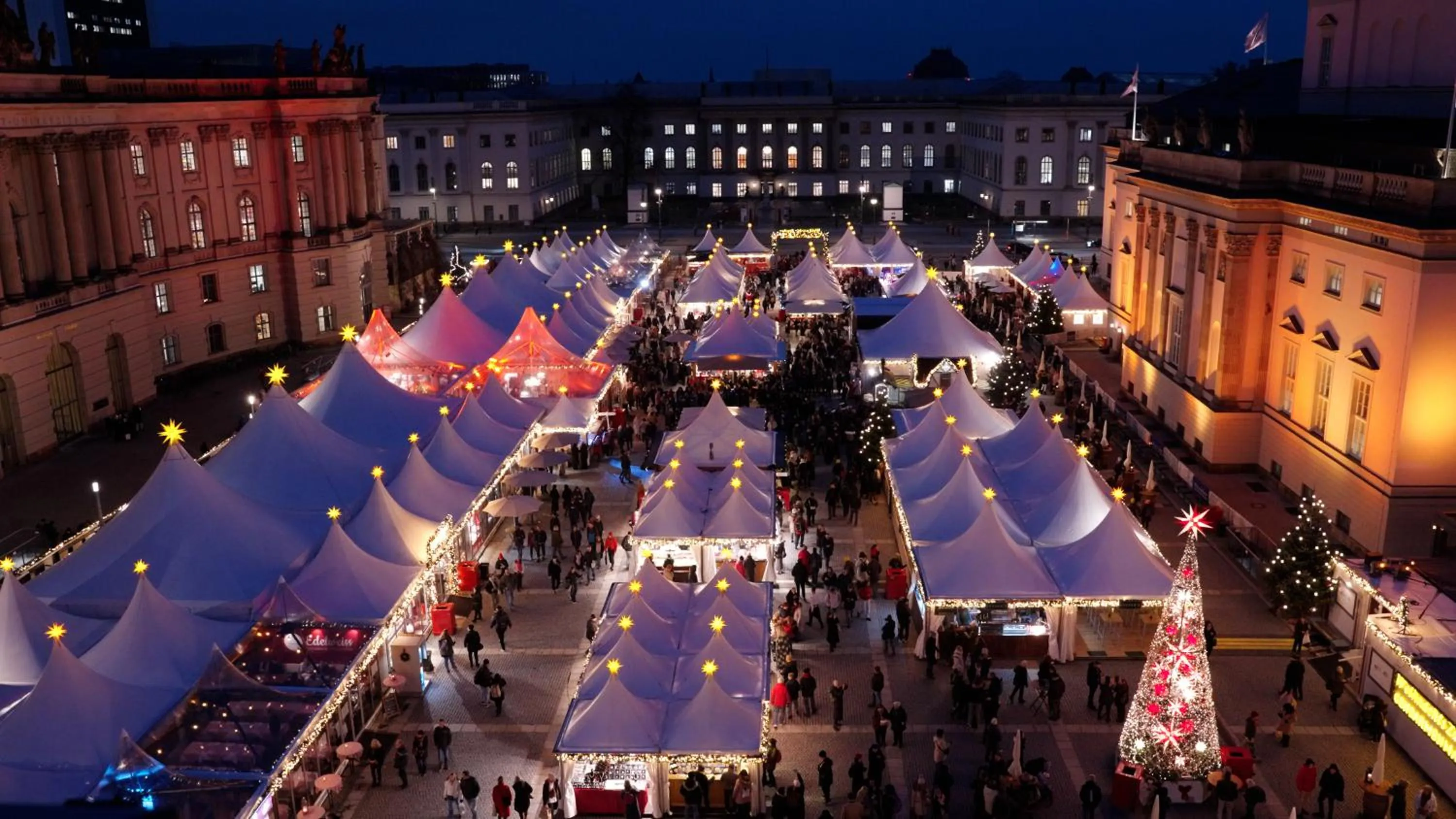 Winter in Hotel Luc, Autograph Collection