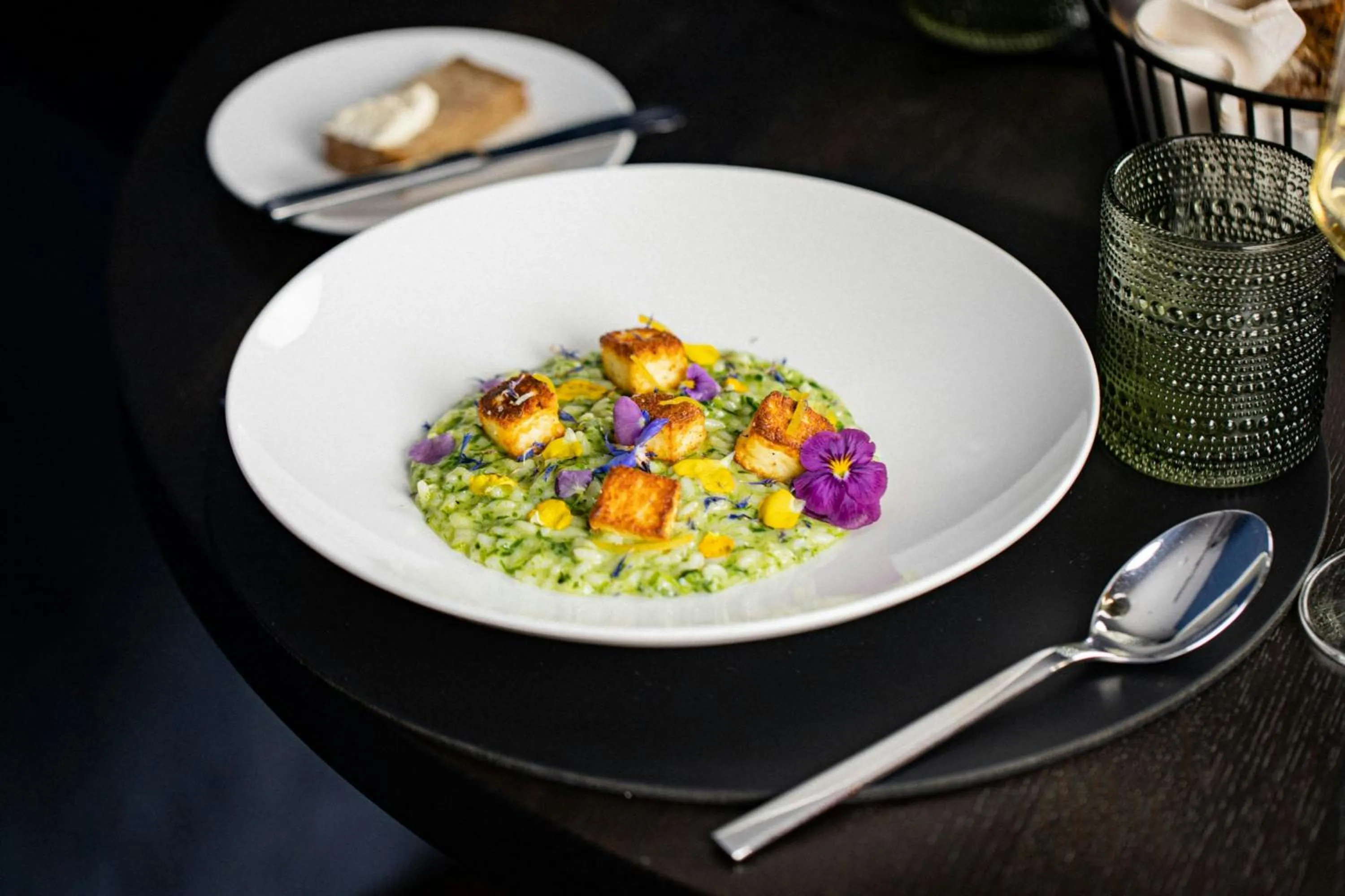 Restaurant/places to eat in Hotel Luc, Autograph Collection