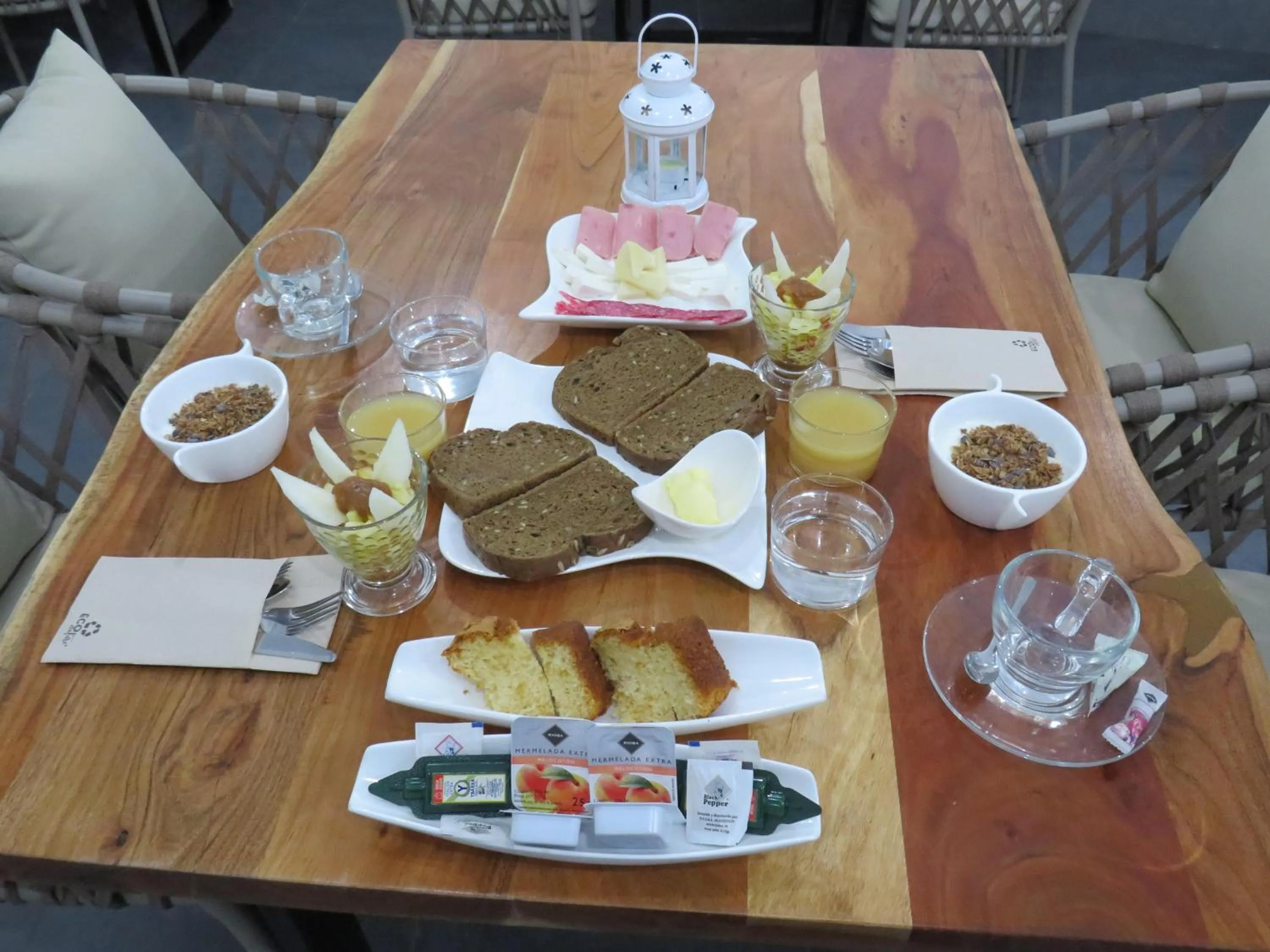 Restaurant/places to eat in Lua Hotel Boutique