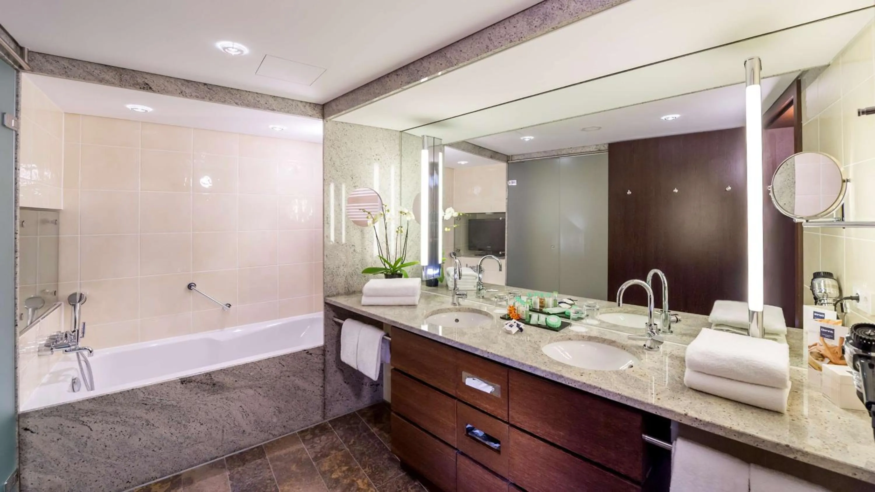 Shower in Dorint An der Kongresshalle Augsburg