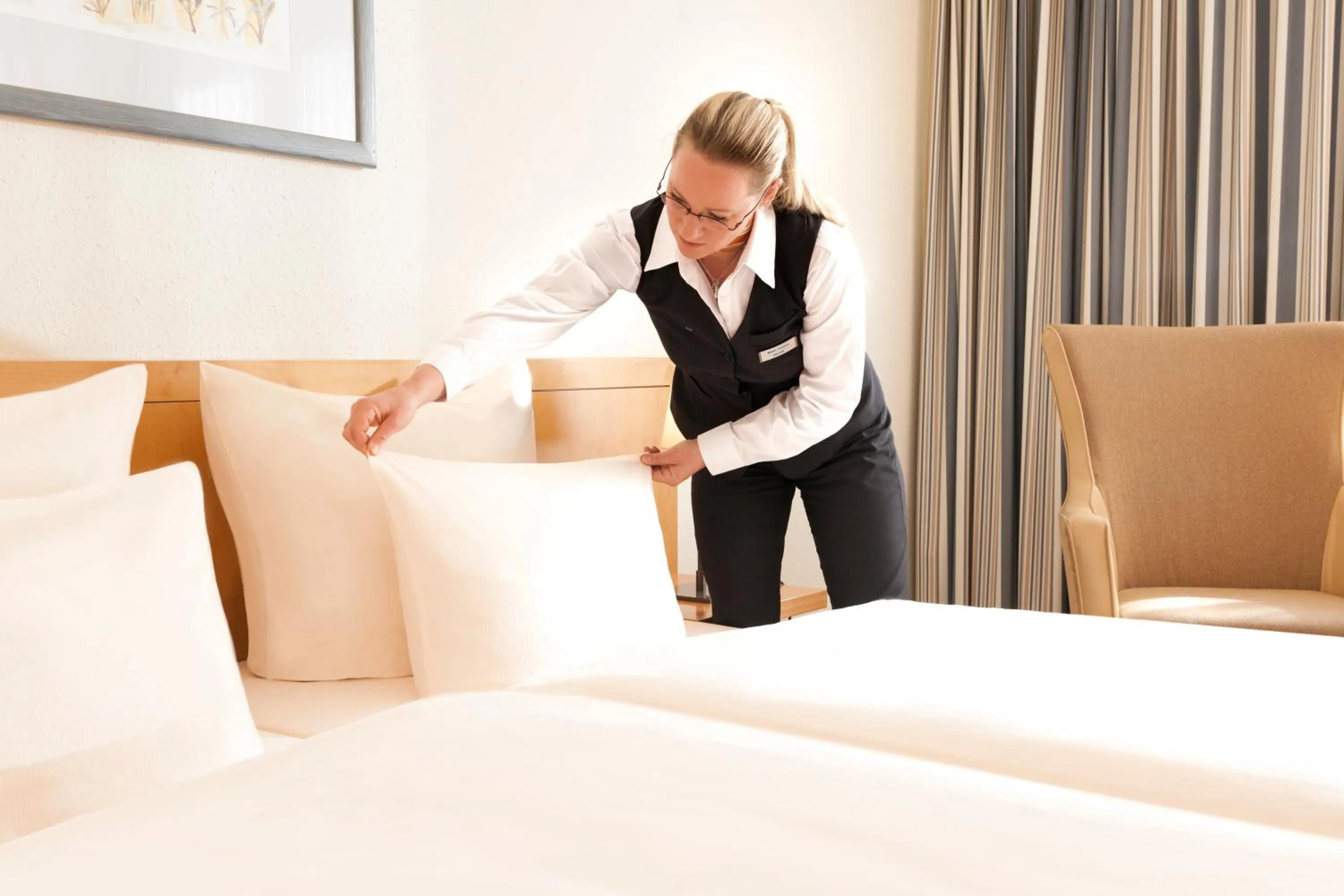 Staff, Bed in Dorint An der Kongresshalle Augsburg