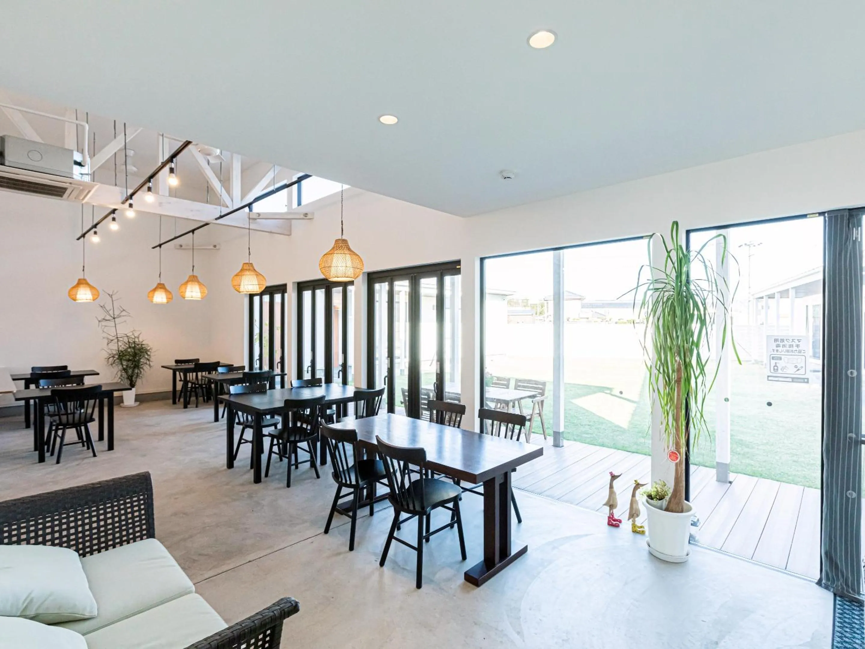 Restaurant/places to eat in Le.Blanche