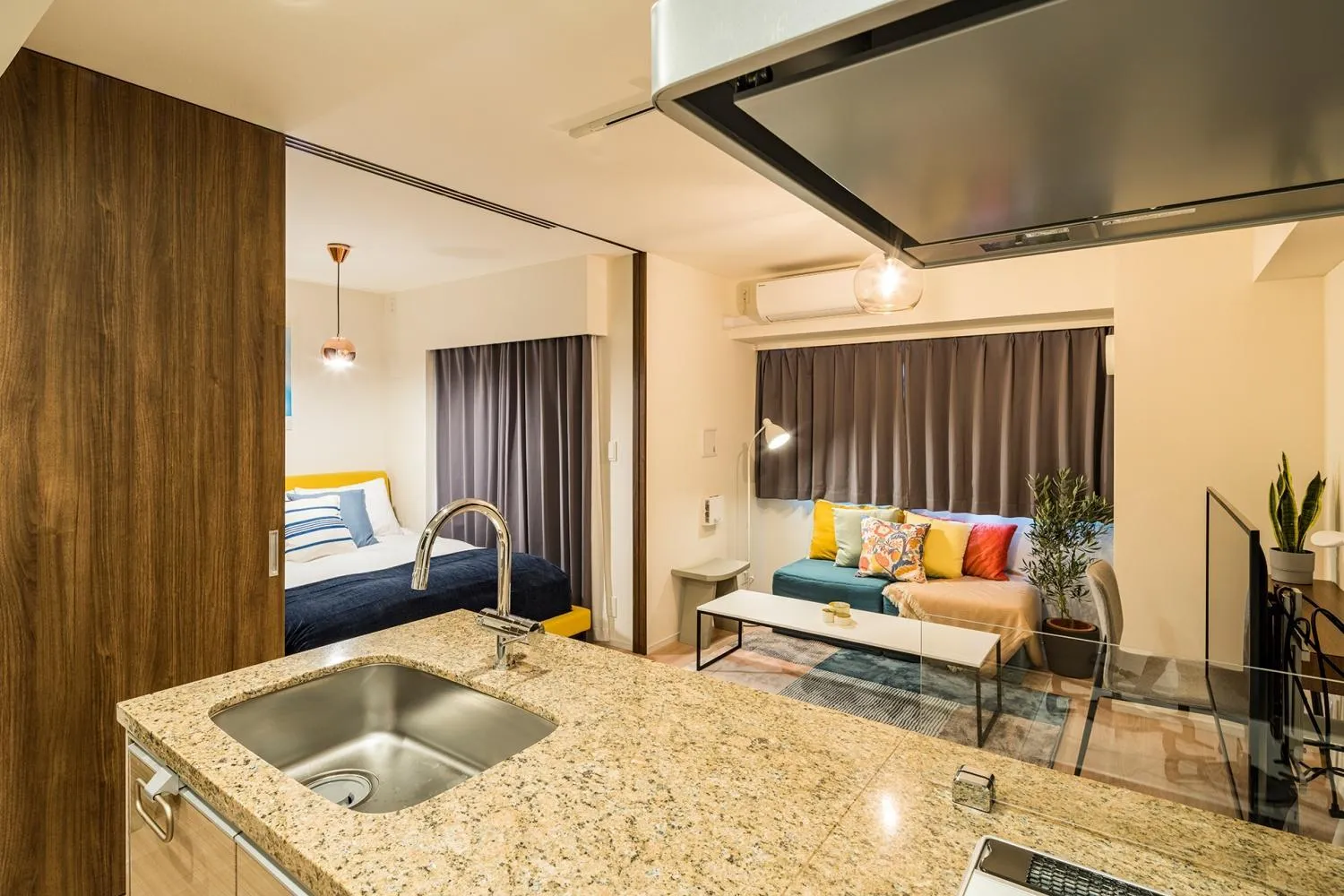 Photo of the whole room, Bed in Section L Ginza East