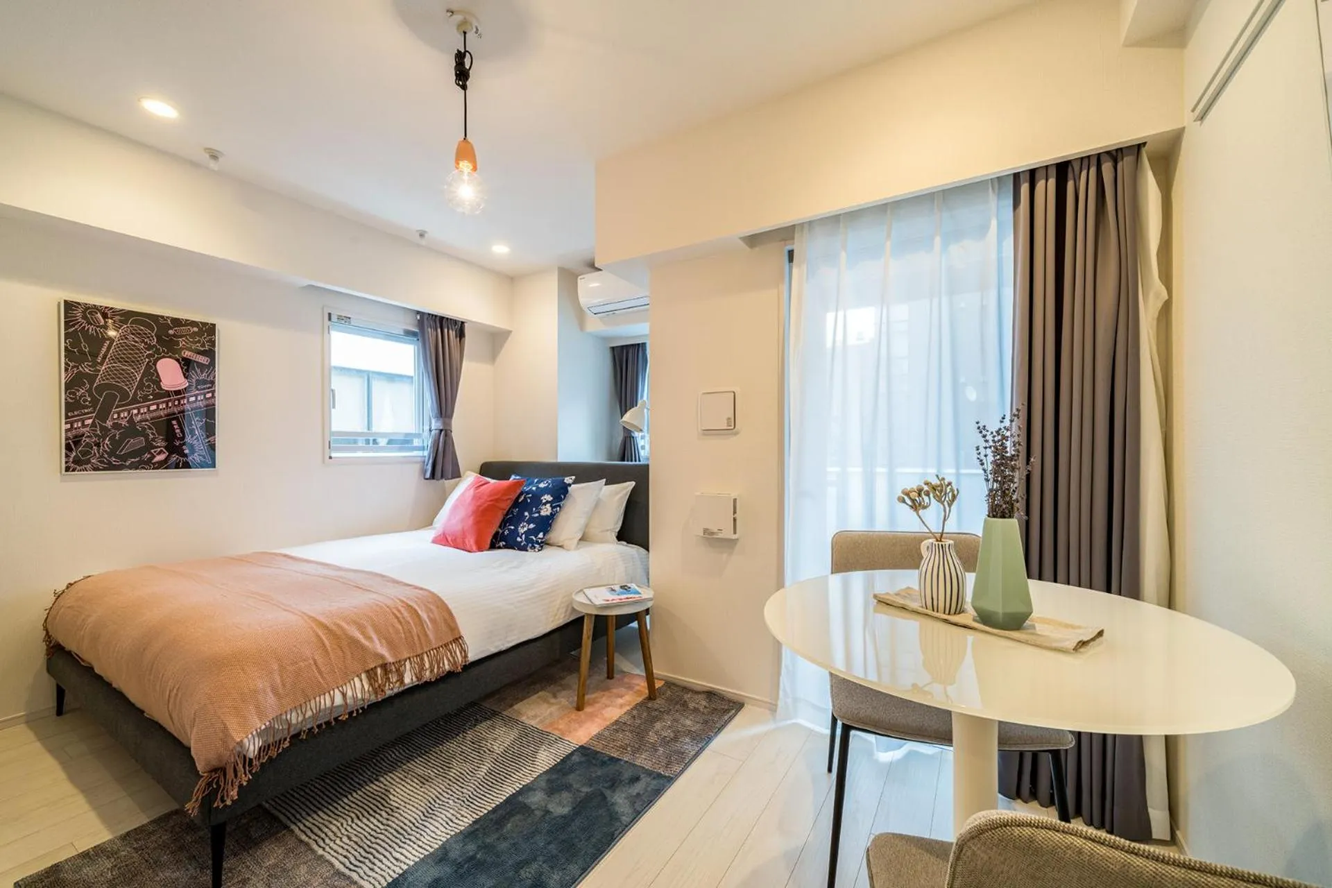 Photo of the whole room, Bed in Section L Ginza East