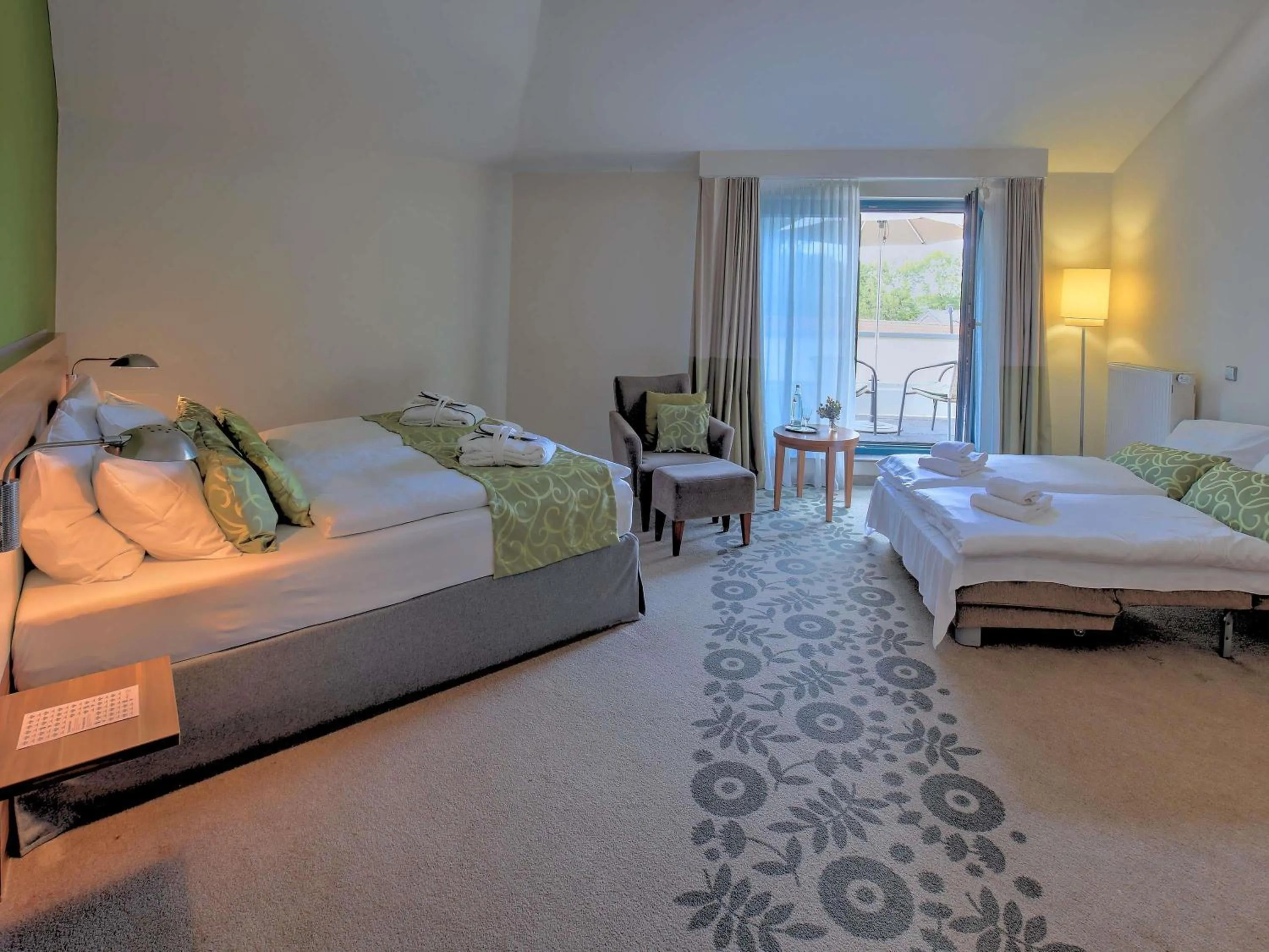 Bedroom, Bed in Mercure Tagungs- & Landhotel Krefeld