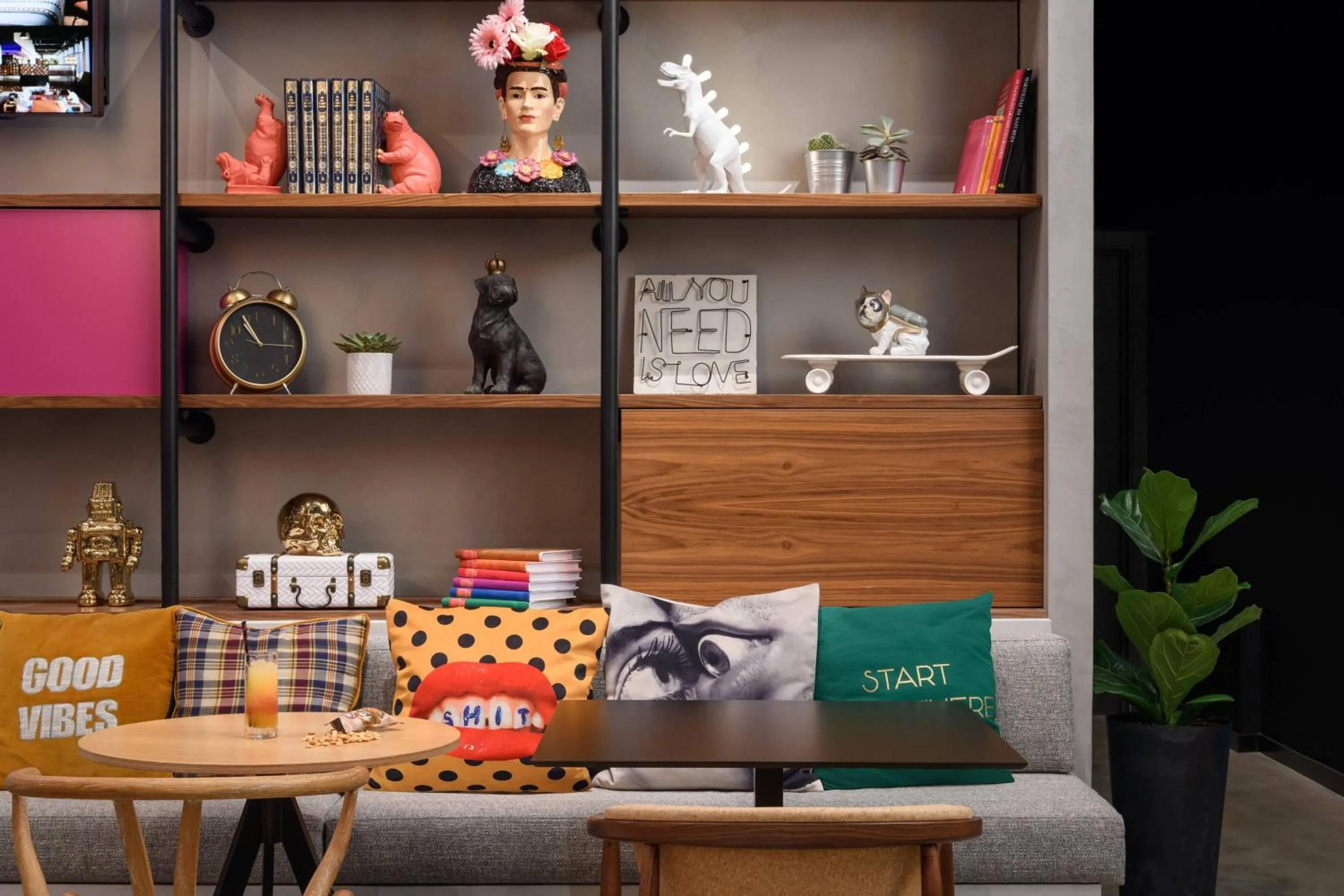 Lobby or reception in Moxy Lisboa Oriente