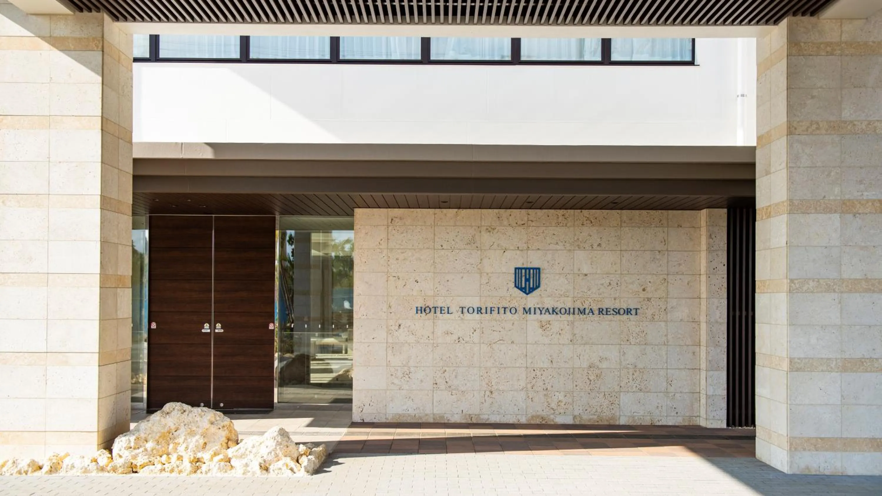 Facade/entrance in Hotel Torifito Miyakojima Resort