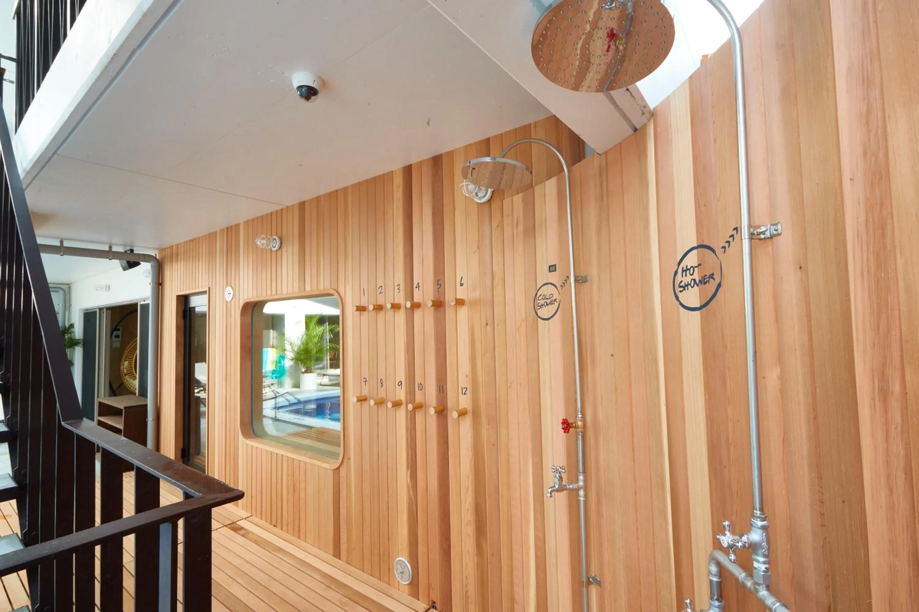 Shower in 8HOTEL Chigasaki