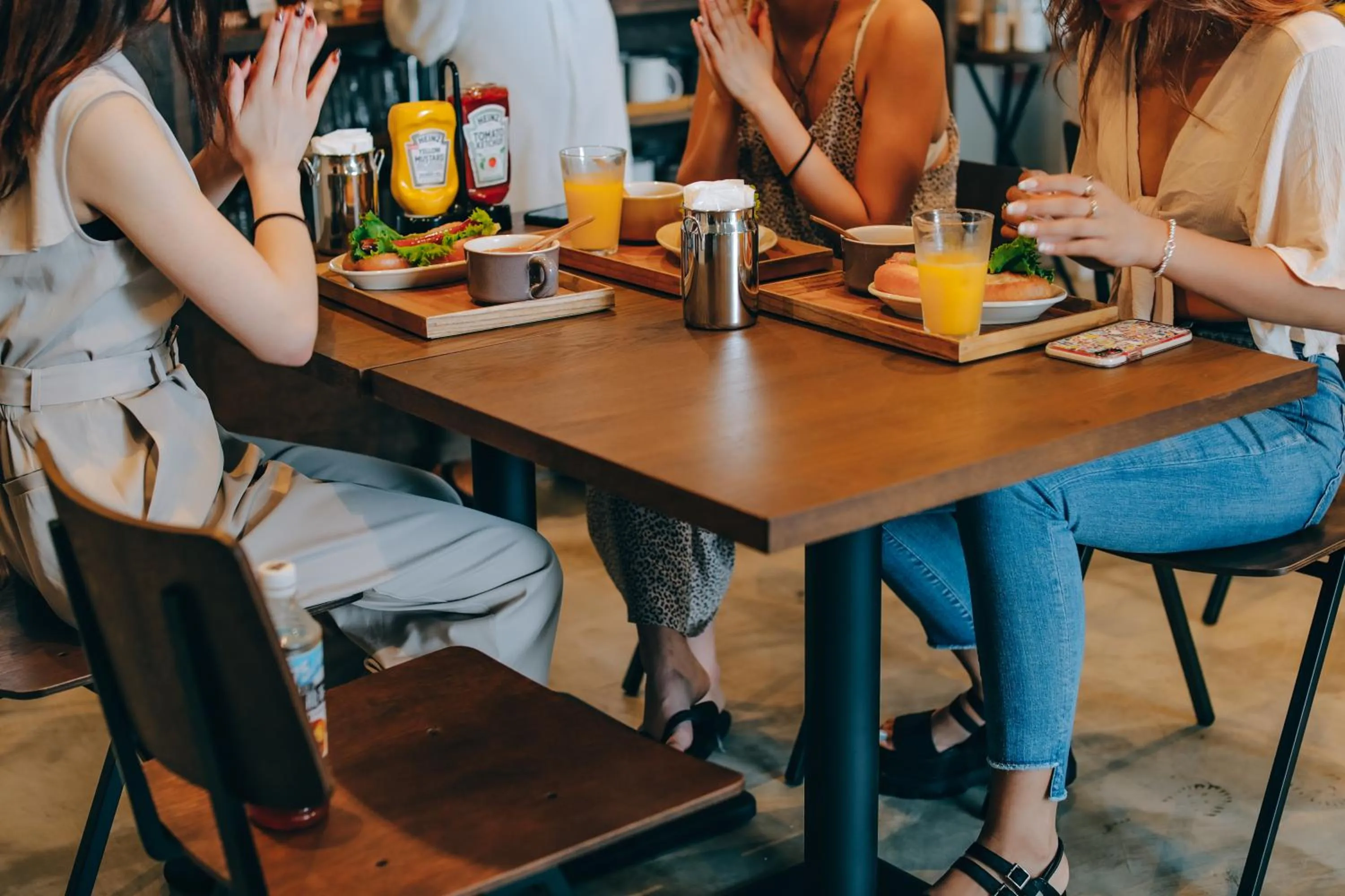 People in 8HOTEL Chigasaki