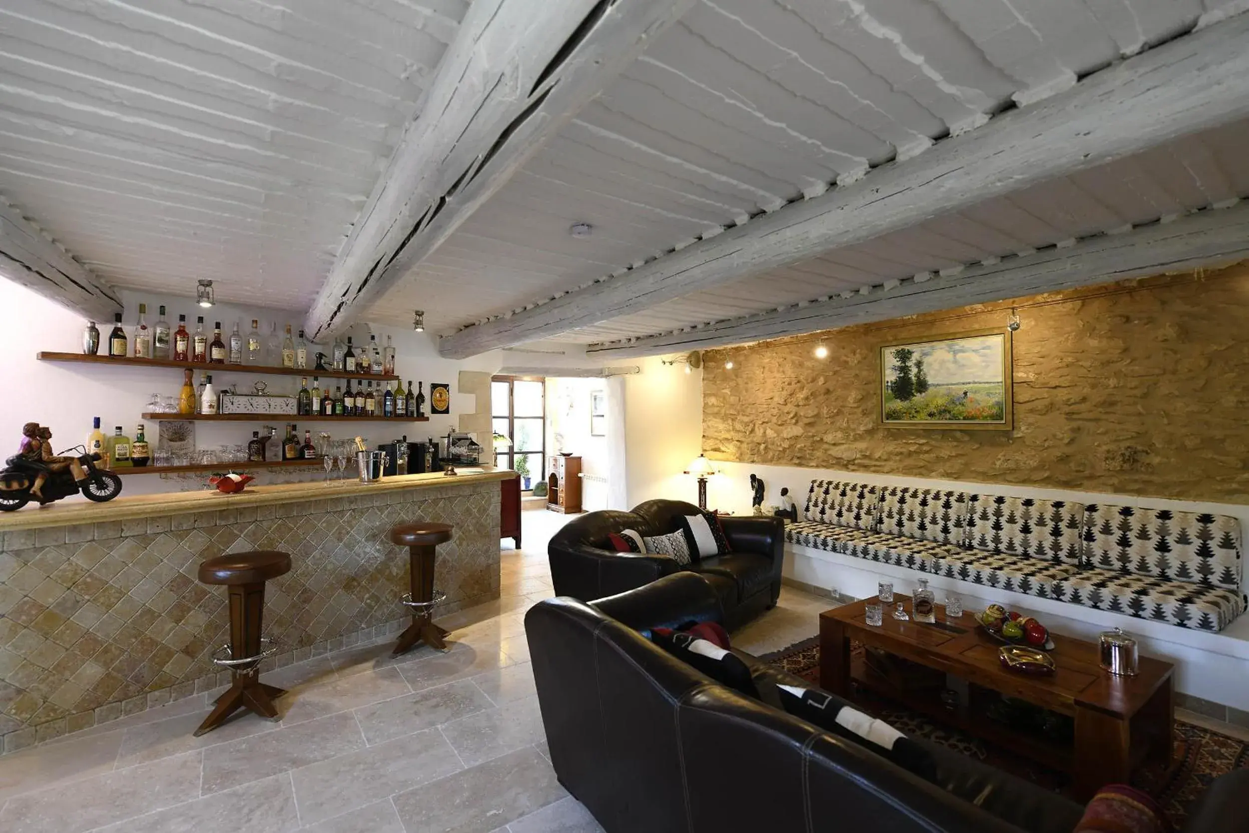 Lounge or bar in Bastide des Demoiselles Lounge or bar in Bastide des Demoiselles