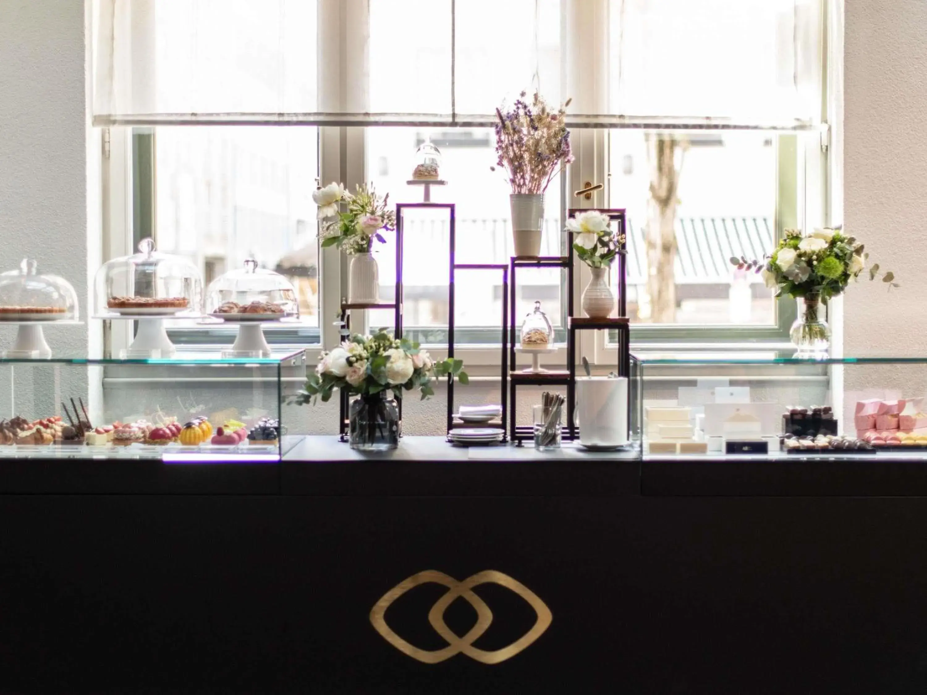 Lounge or bar in Sofitel Munich Bayerpost Lounge or bar in Sofitel Munich Bayerpost