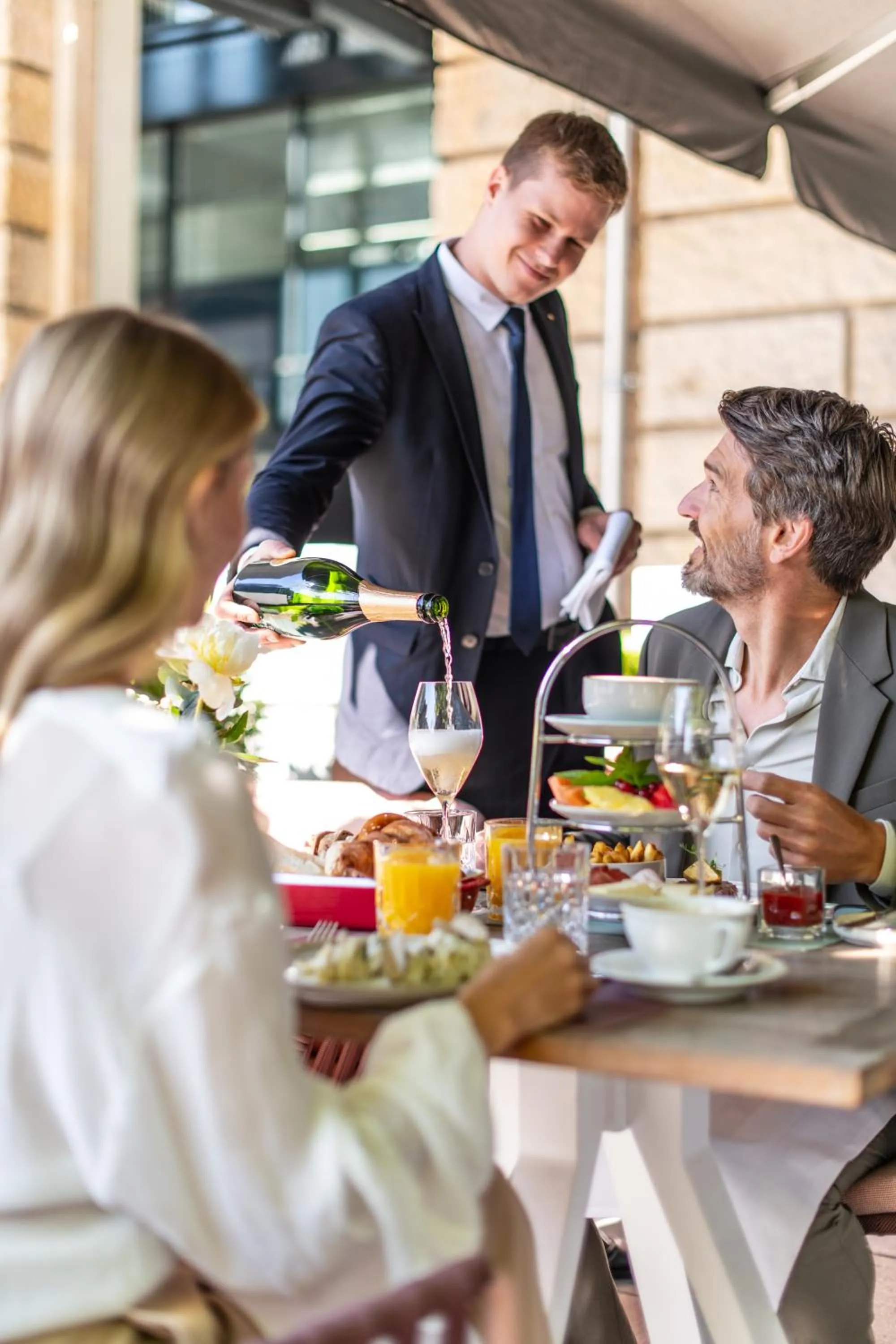 Restaurant/places to eat in Sofitel Munich Bayerpost