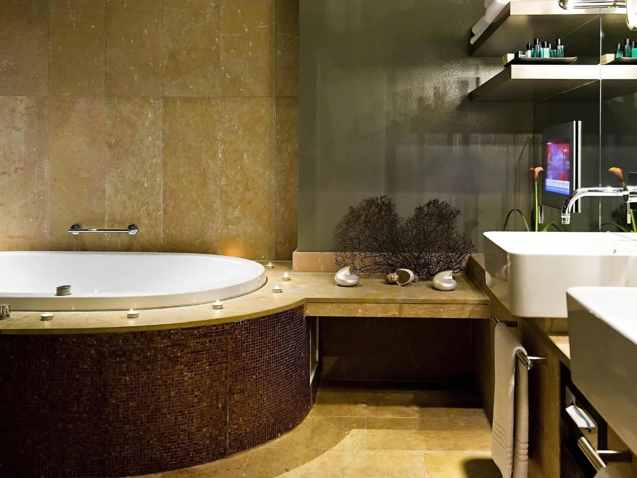 Bedroom in Sofitel Munich Bayerpost Bedroom in Sofitel Munich Bayerpost