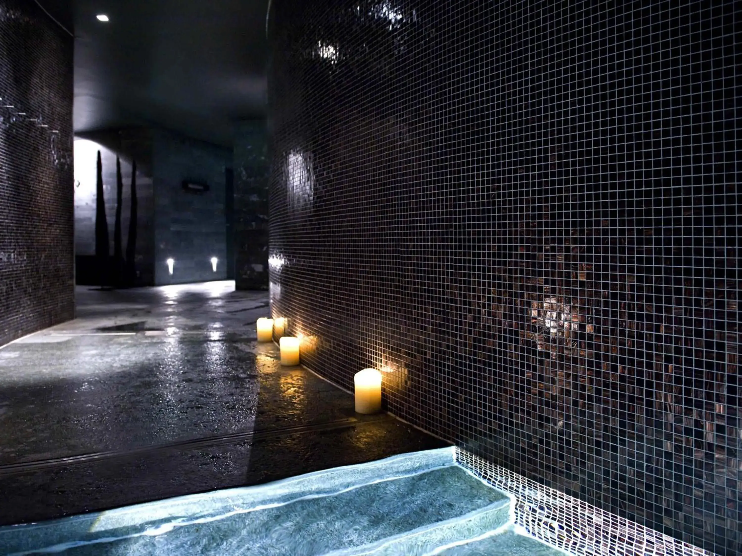 Pool view in Sofitel Munich Bayerpost Pool view in Sofitel Munich Bayerpost