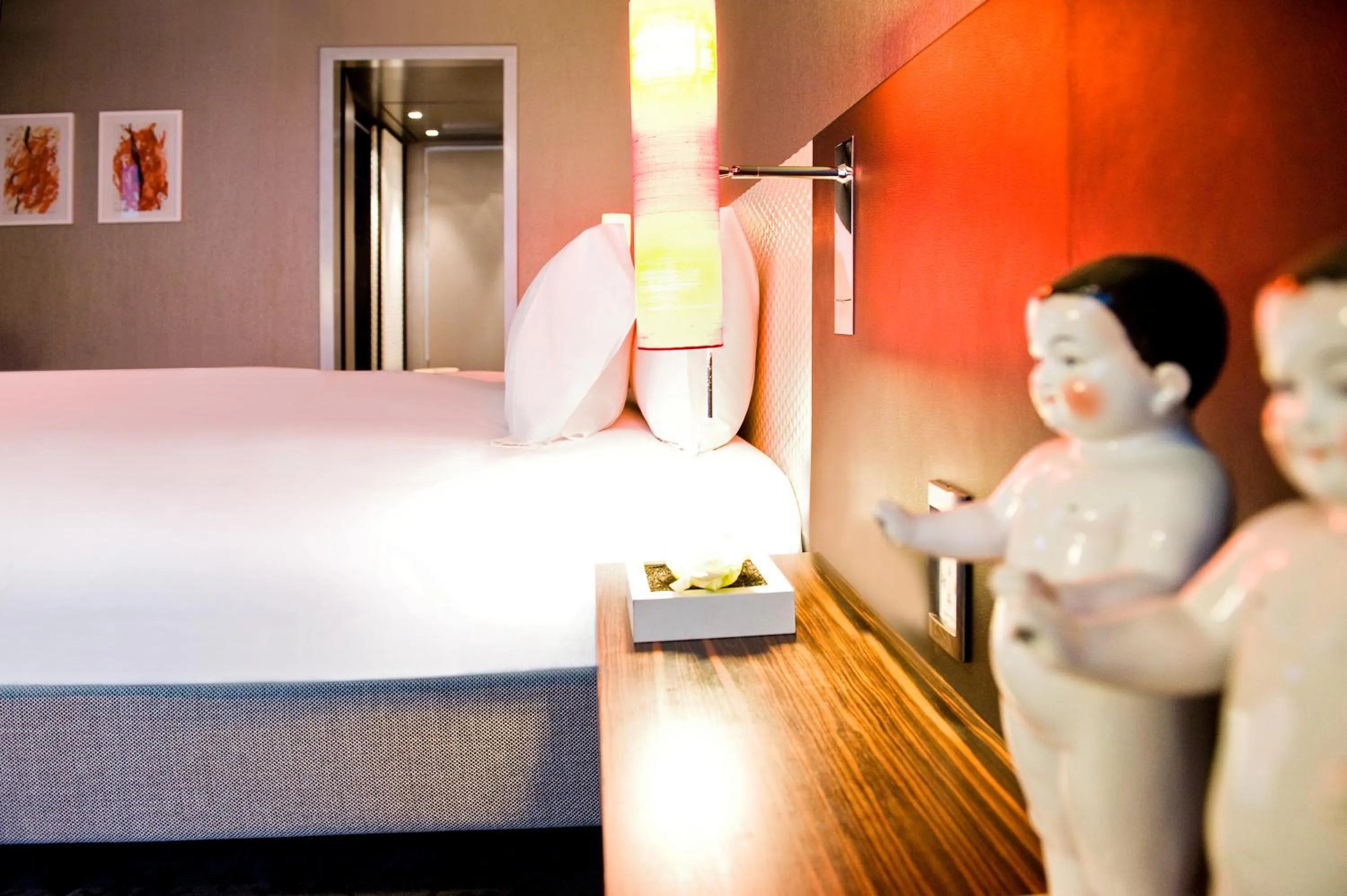 Bed in Sofitel Munich Bayerpost