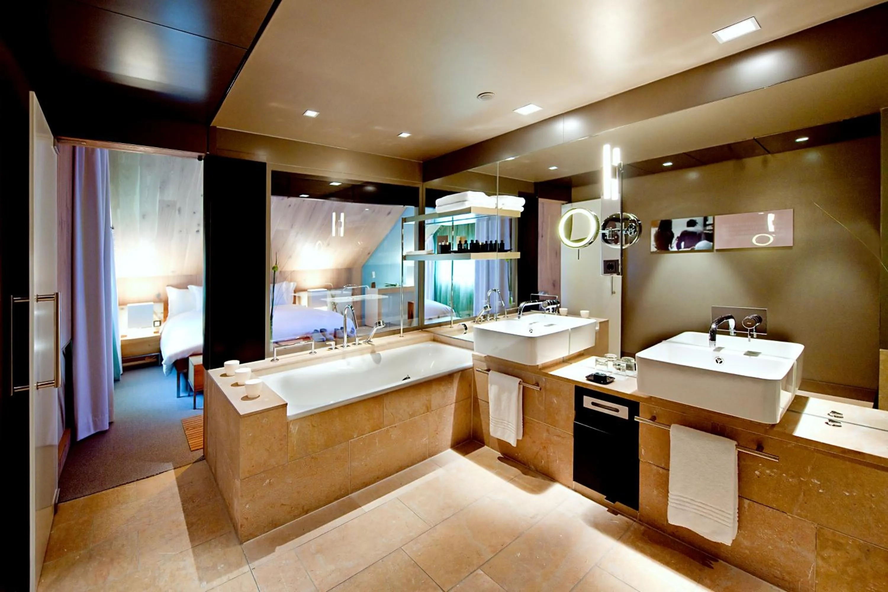 Bathroom in Sofitel Munich Bayerpost