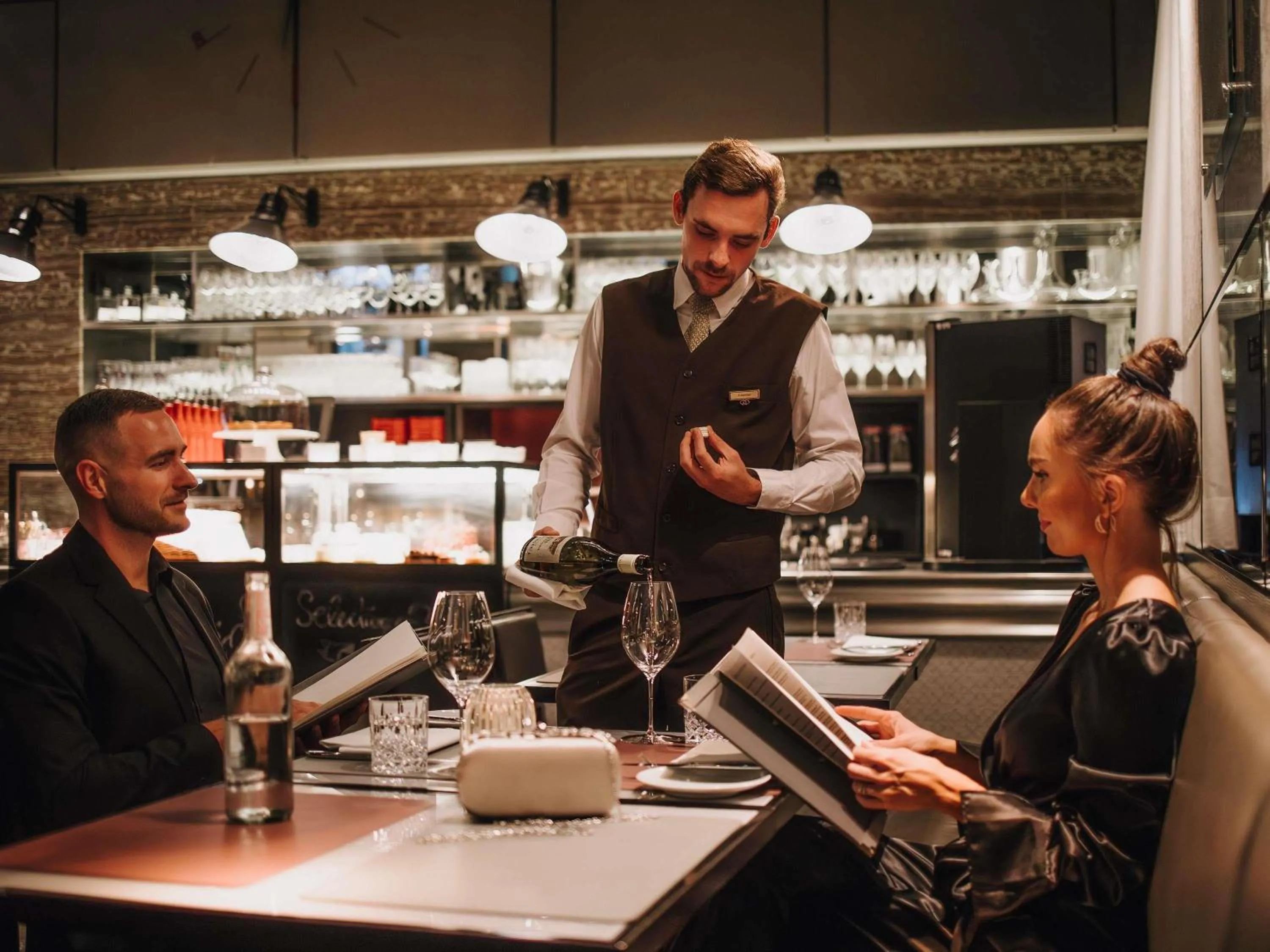 Restaurant/places to eat in Sofitel Munich Bayerpost