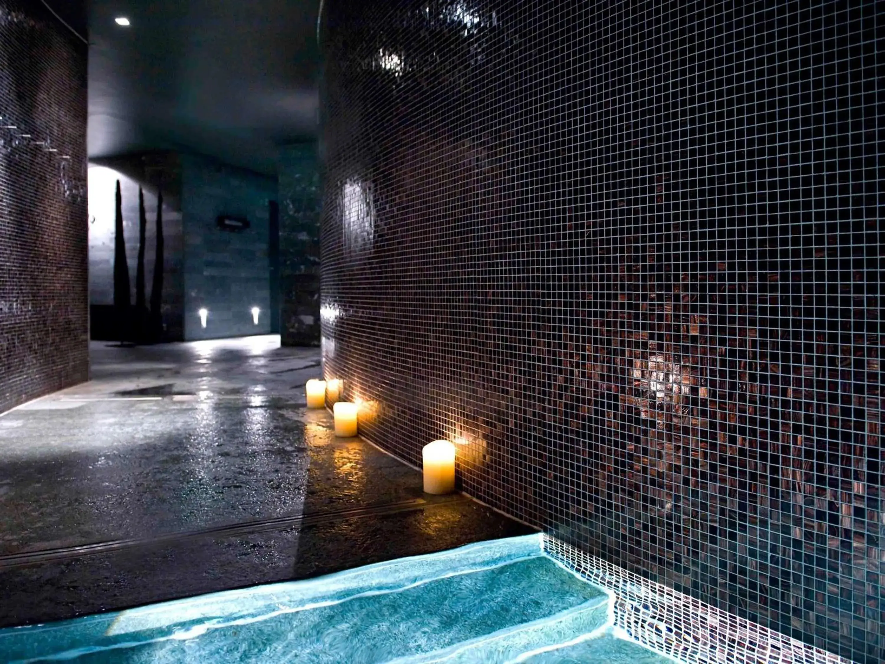 Pool view in Sofitel Munich Bayerpost Pool view in Sofitel Munich Bayerpost