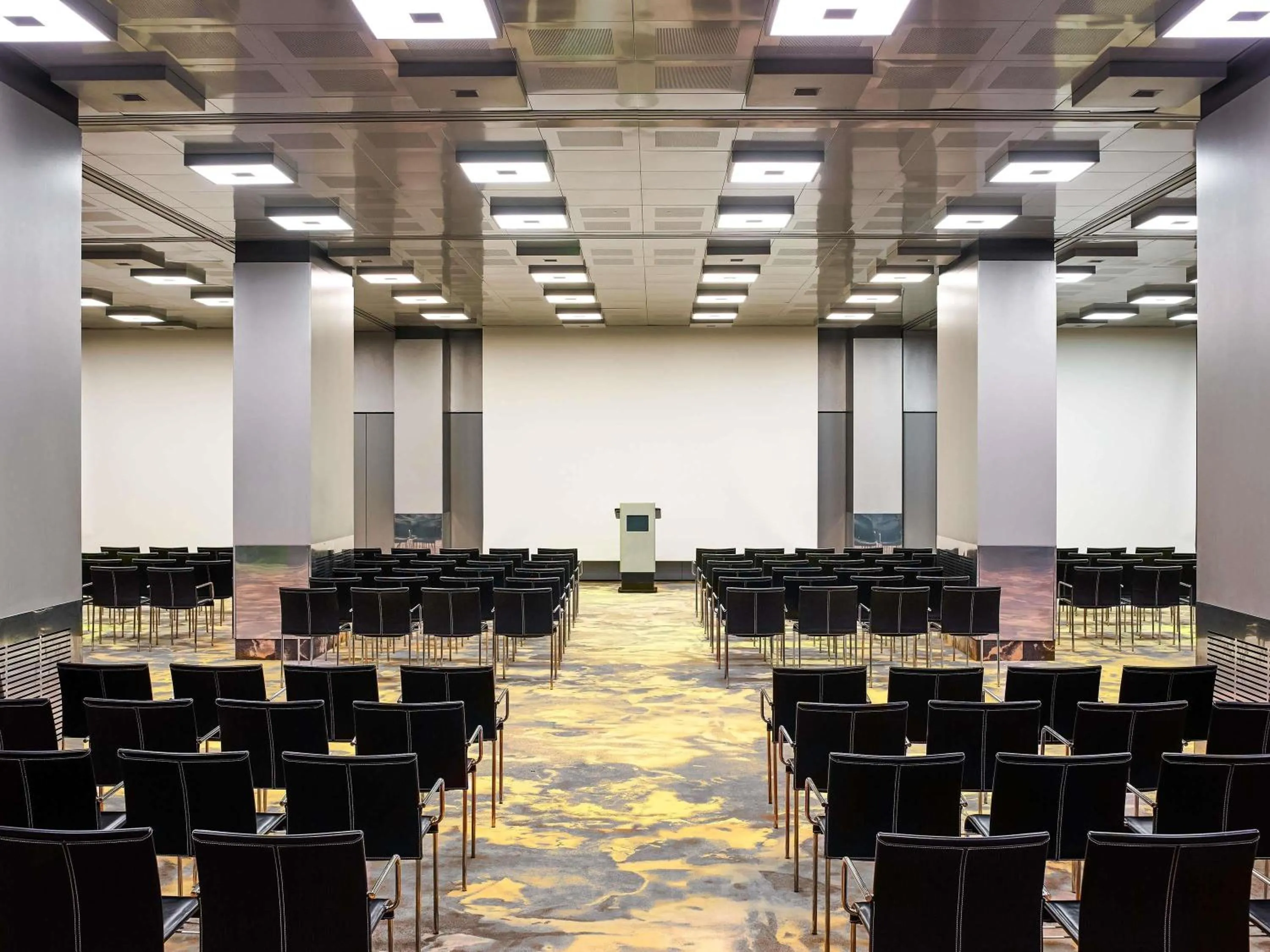 Meeting/conference room in Sofitel Munich Bayerpost