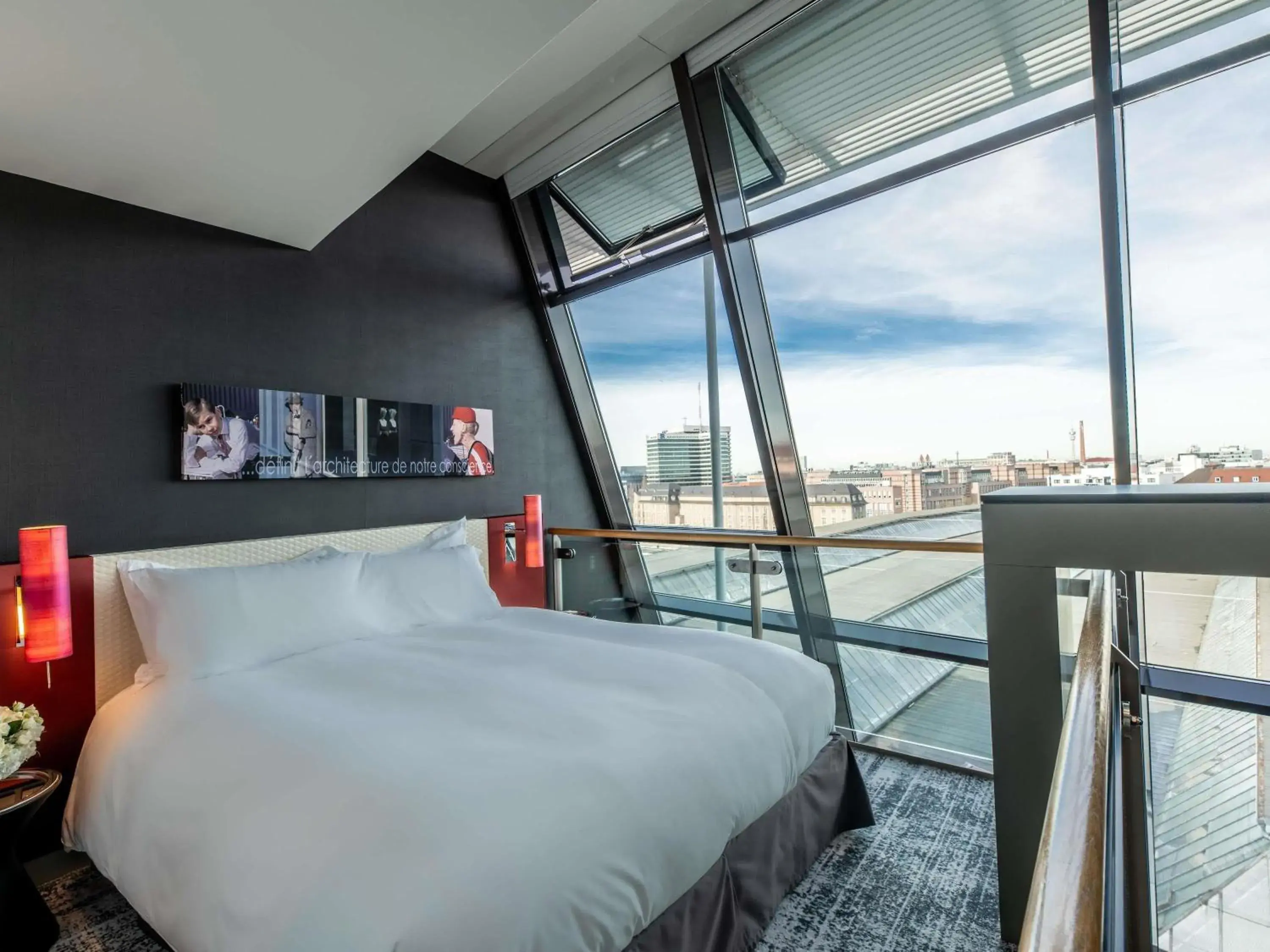 Property building, Bed in Sofitel Munich Bayerpost Property building, Bed in Sofitel Munich Bayerpost