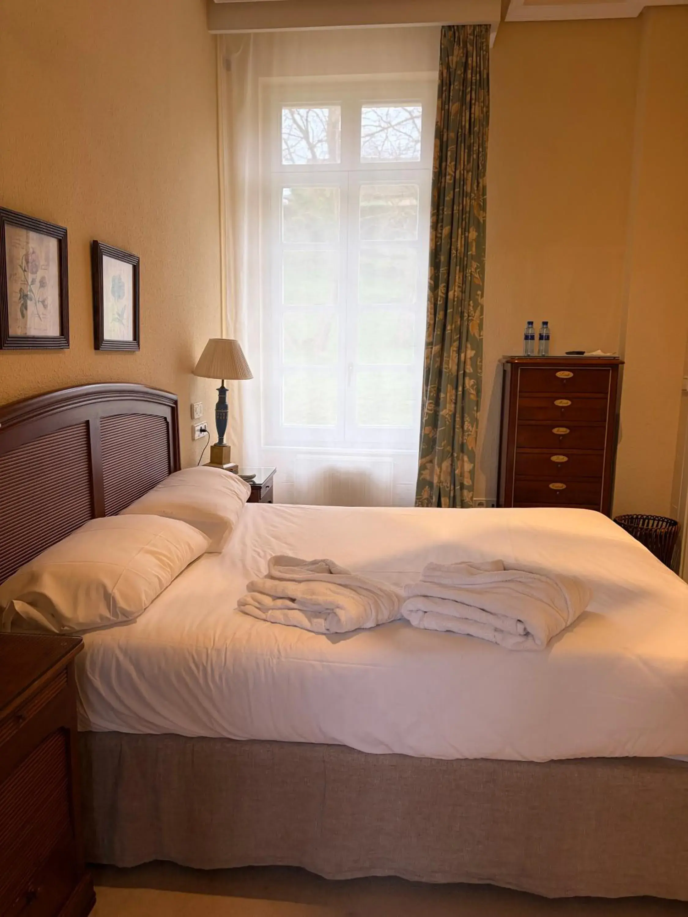 Bed in Hotel Palacio de las Nieves Bed in Hotel Palacio de las Nieves