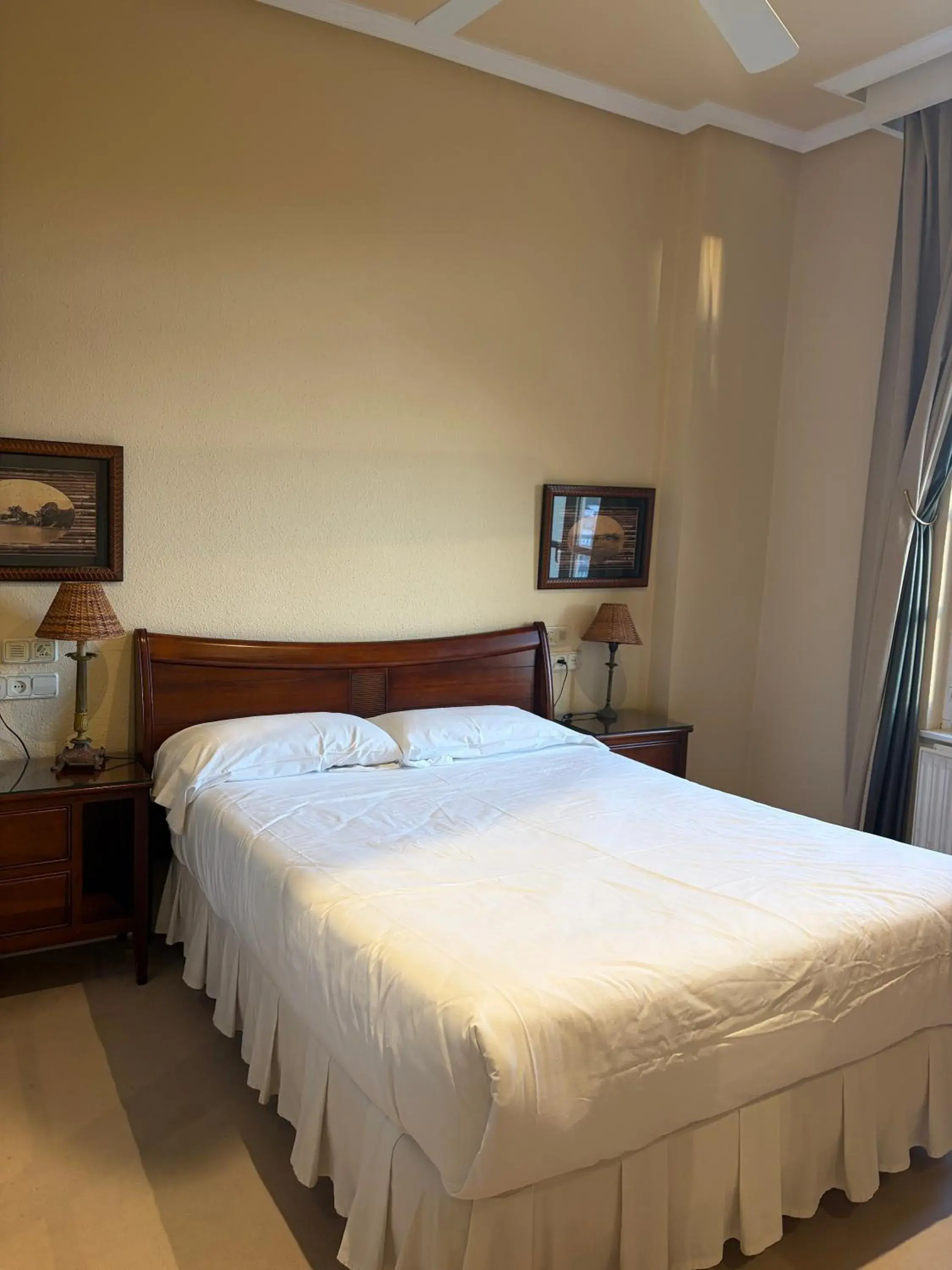 Bed in Hotel Palacio de las Nieves Bed in Hotel Palacio de las Nieves