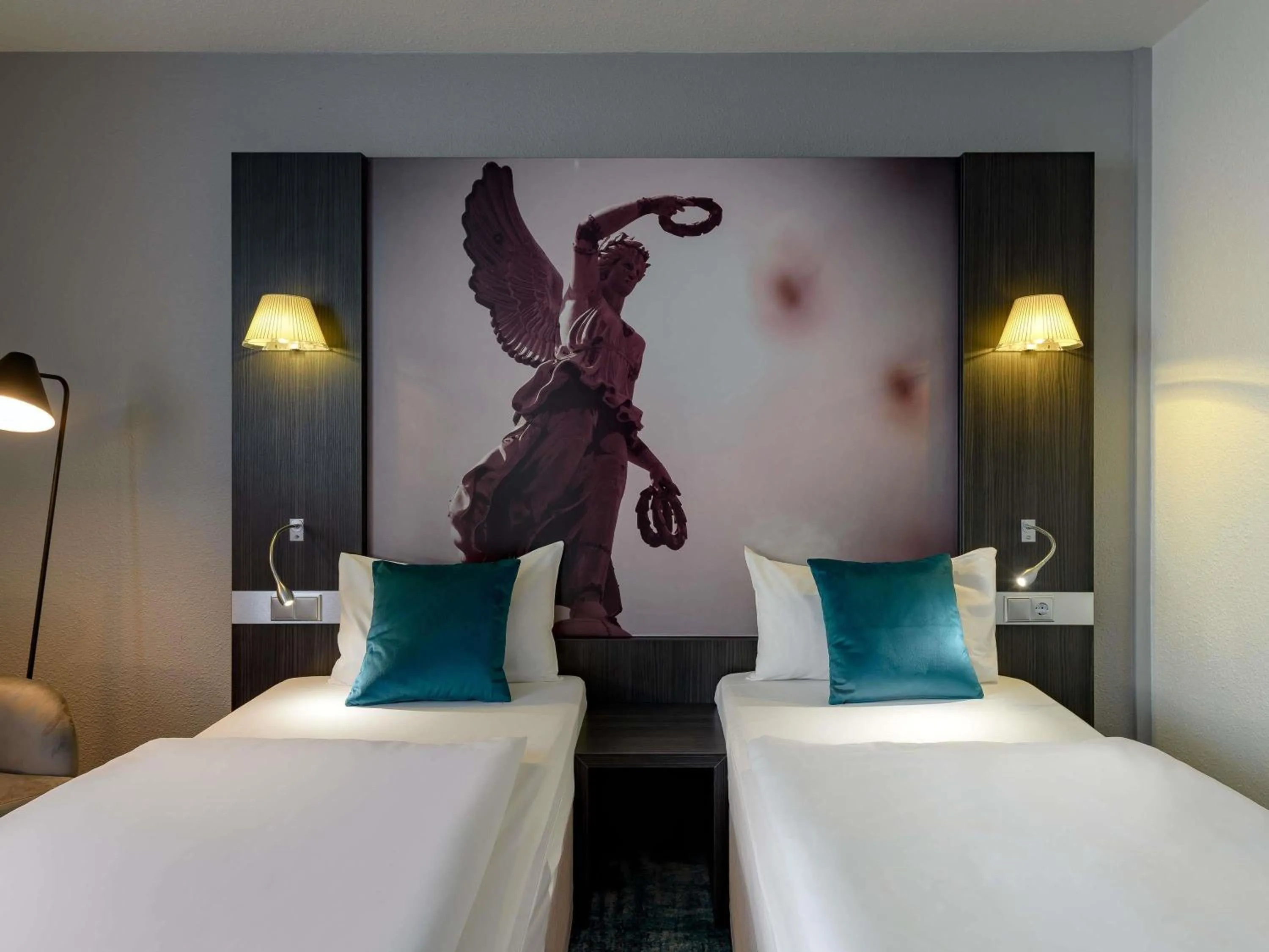 Bedroom, Bed in Mercure Hotel Hannover City