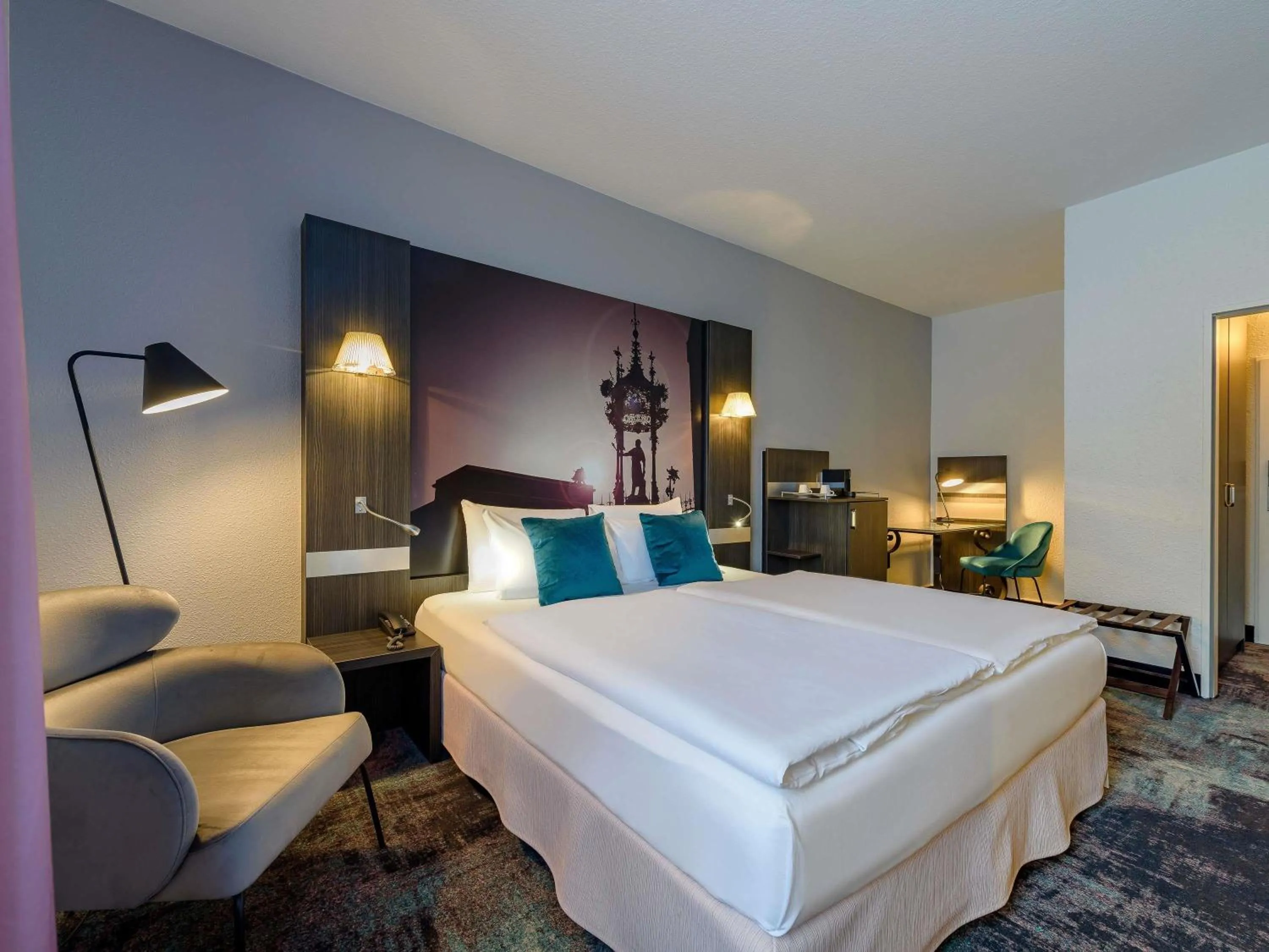 Bedroom, Bed in Mercure Hotel Hannover City