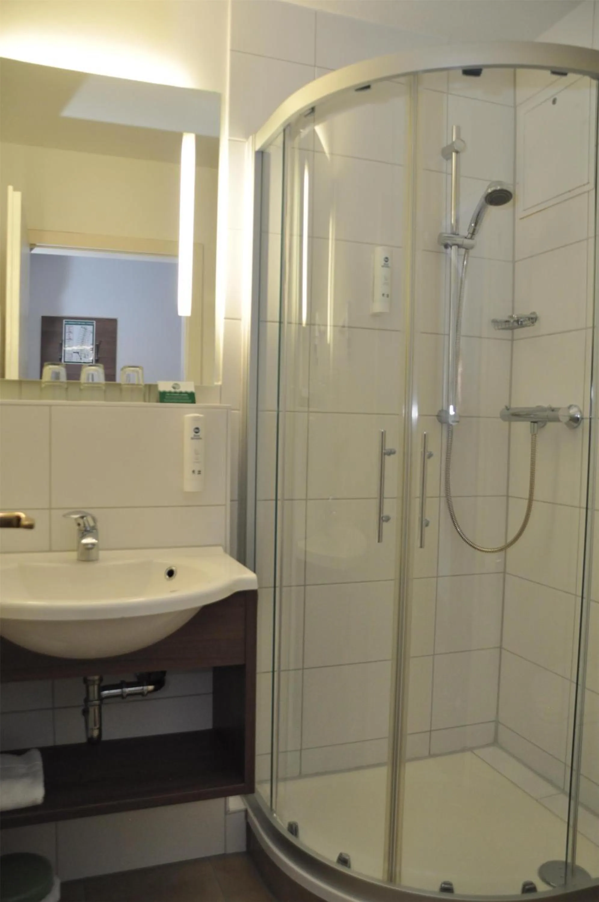 Shower in Best Western Hotel Erlangen