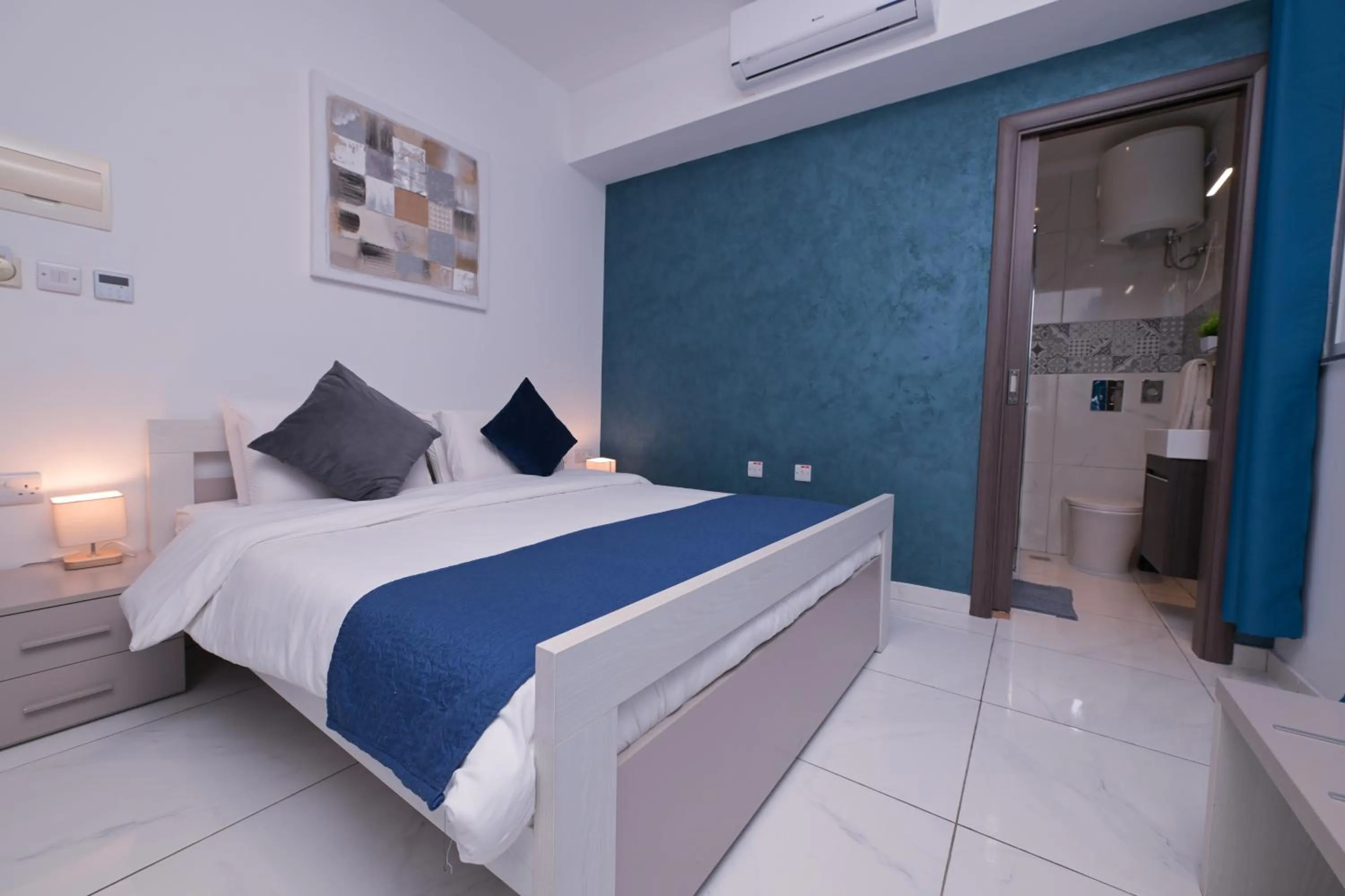 Bed in The Exiles Hotel