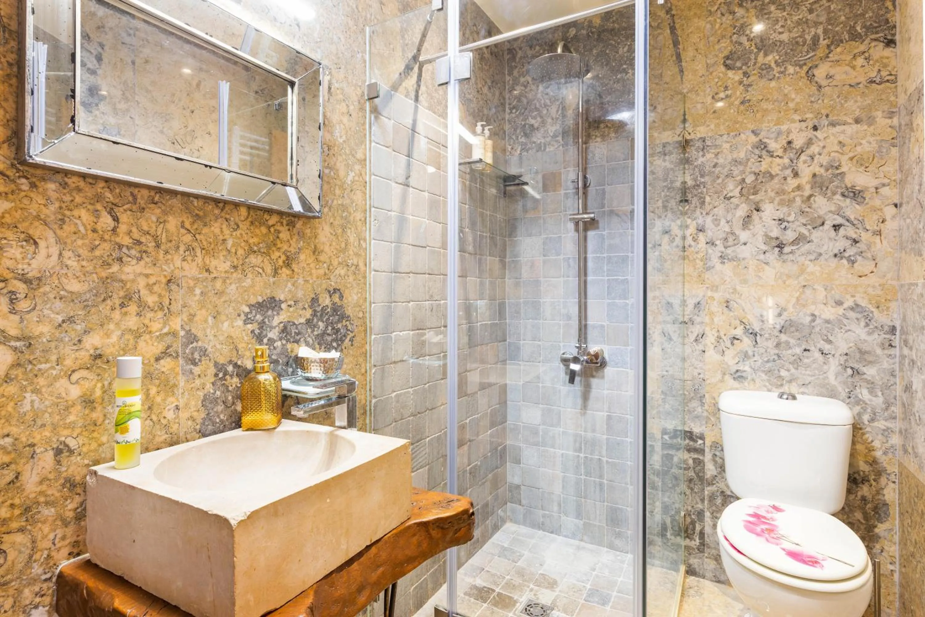 Bathroom in Refúgio das Artes Guesthouse