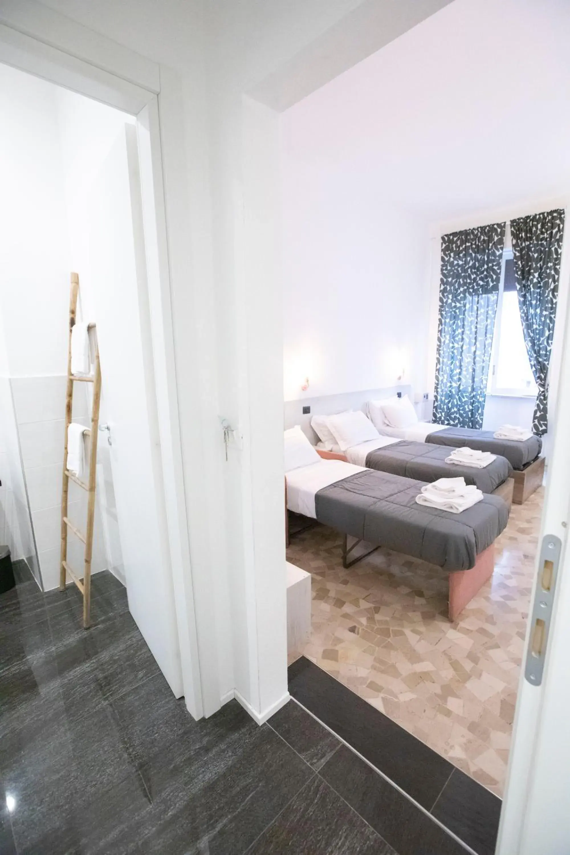 Deluxe Double or Twin Room with City View in Hall inn B&B in Center Deluxe Double or Twin Room with City View in Hall inn B&B in Center