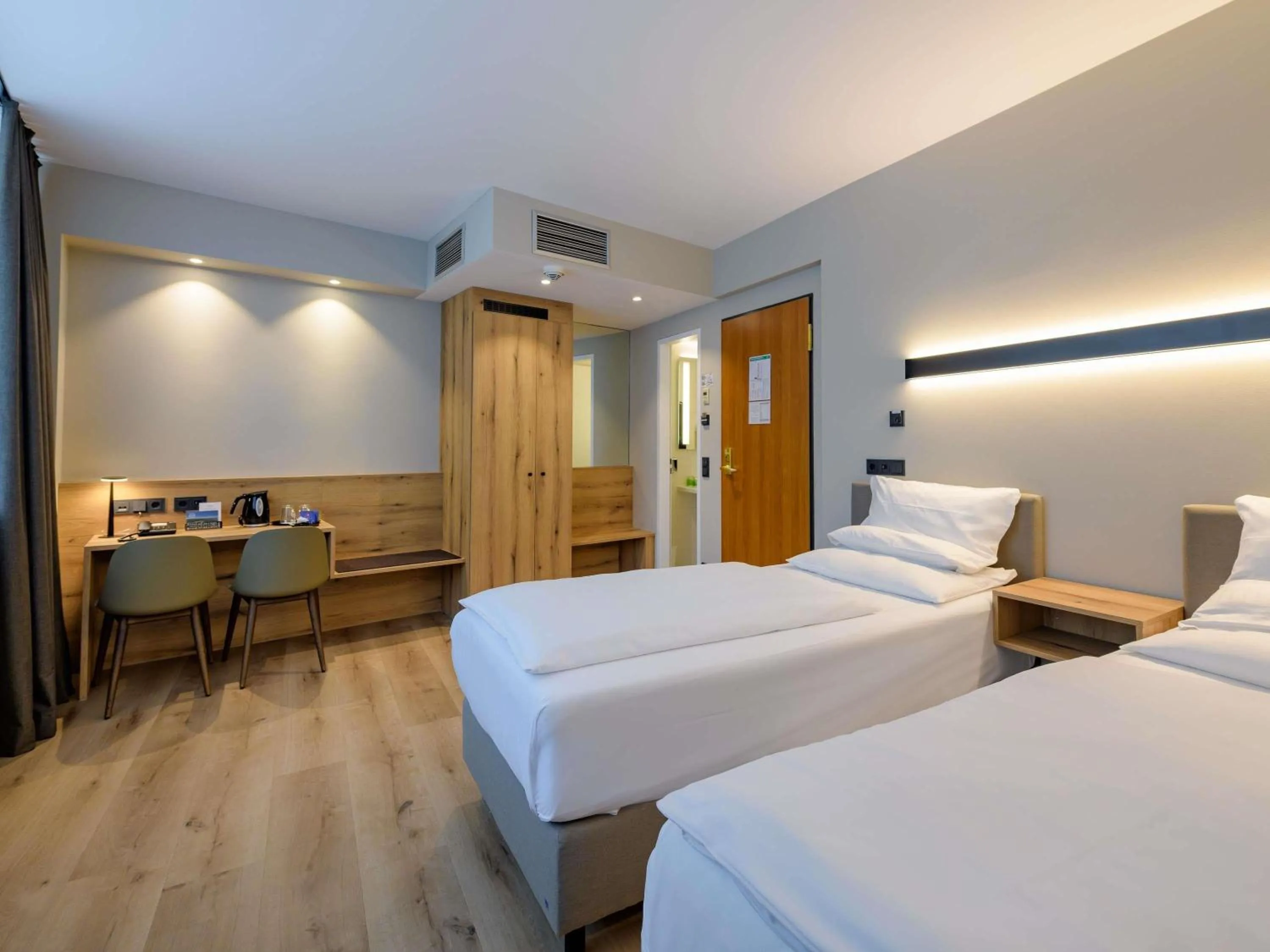 Bedroom, Bed in Mercure Hotel München Altstadt