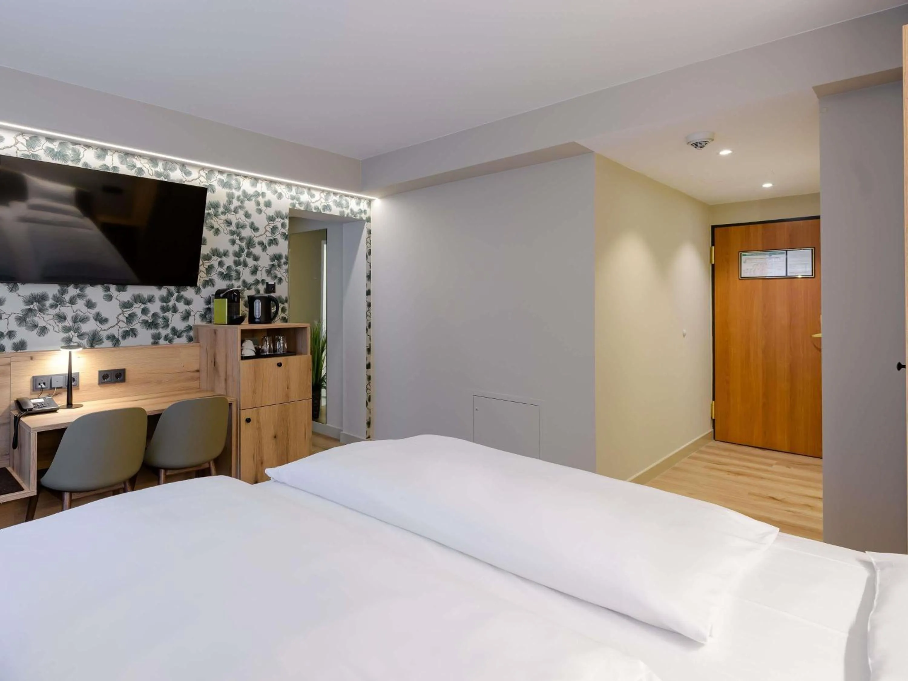 Bedroom, Bed in Mercure Hotel München Altstadt