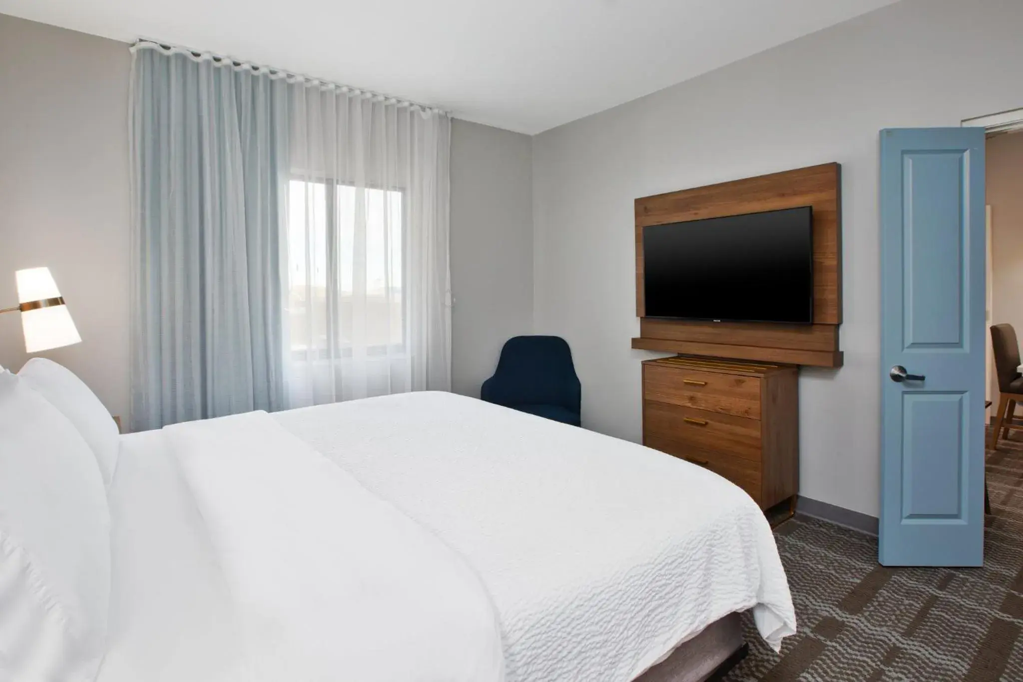 One-Bedroom King Suite in Staybridge Suites - Ames by IHG One-Bedroom King Suite in Staybridge Suites - Ames by IHG