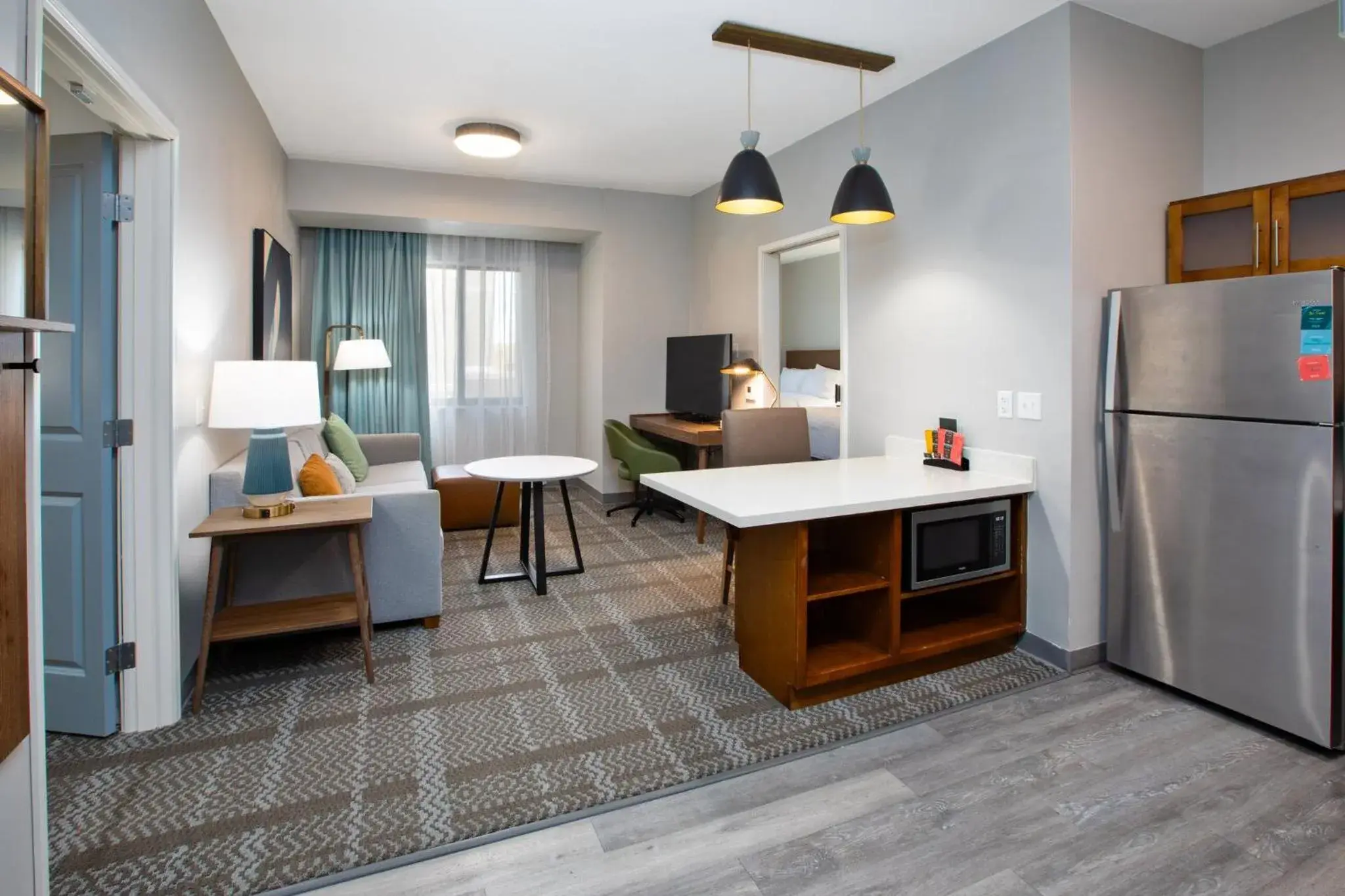 Two-Bedroom Suite with Mobility Accessible Tub in Staybridge Suites - Ames by IHG Two-Bedroom Suite with Mobility Accessible Tub in Staybridge Suites - Ames by IHG