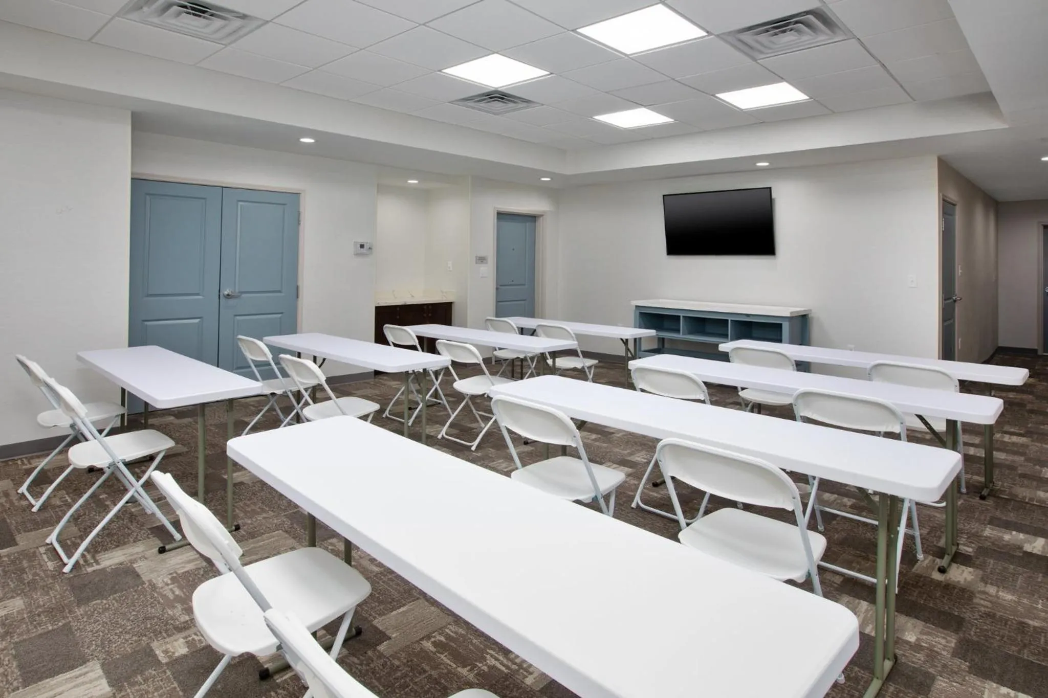 Meeting/conference room in Staybridge Suites - Ames by IHG