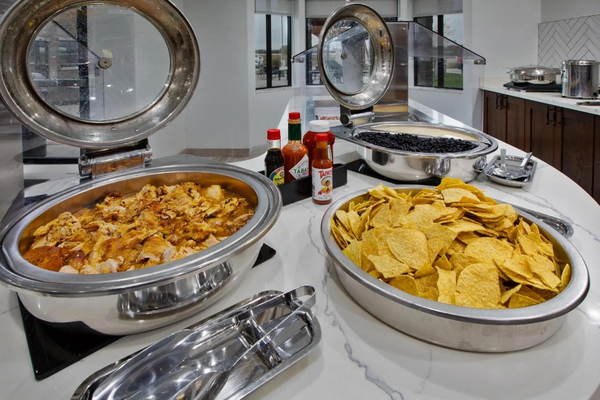 Restaurant/places to eat in Staybridge Suites - Ames by IHG