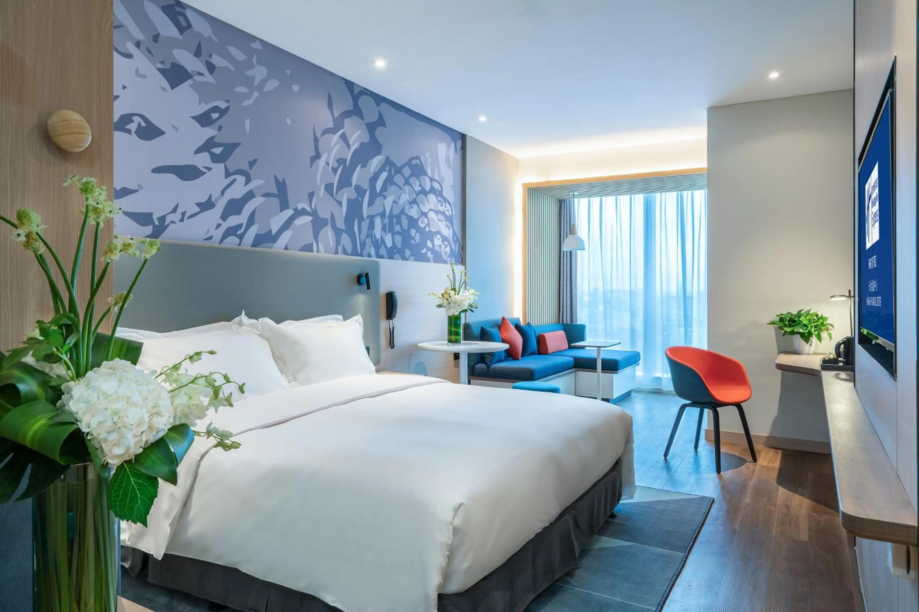 Photo of the whole room, Bed in Holiday Inn Express Changsha Wuyi Plaza by IHG