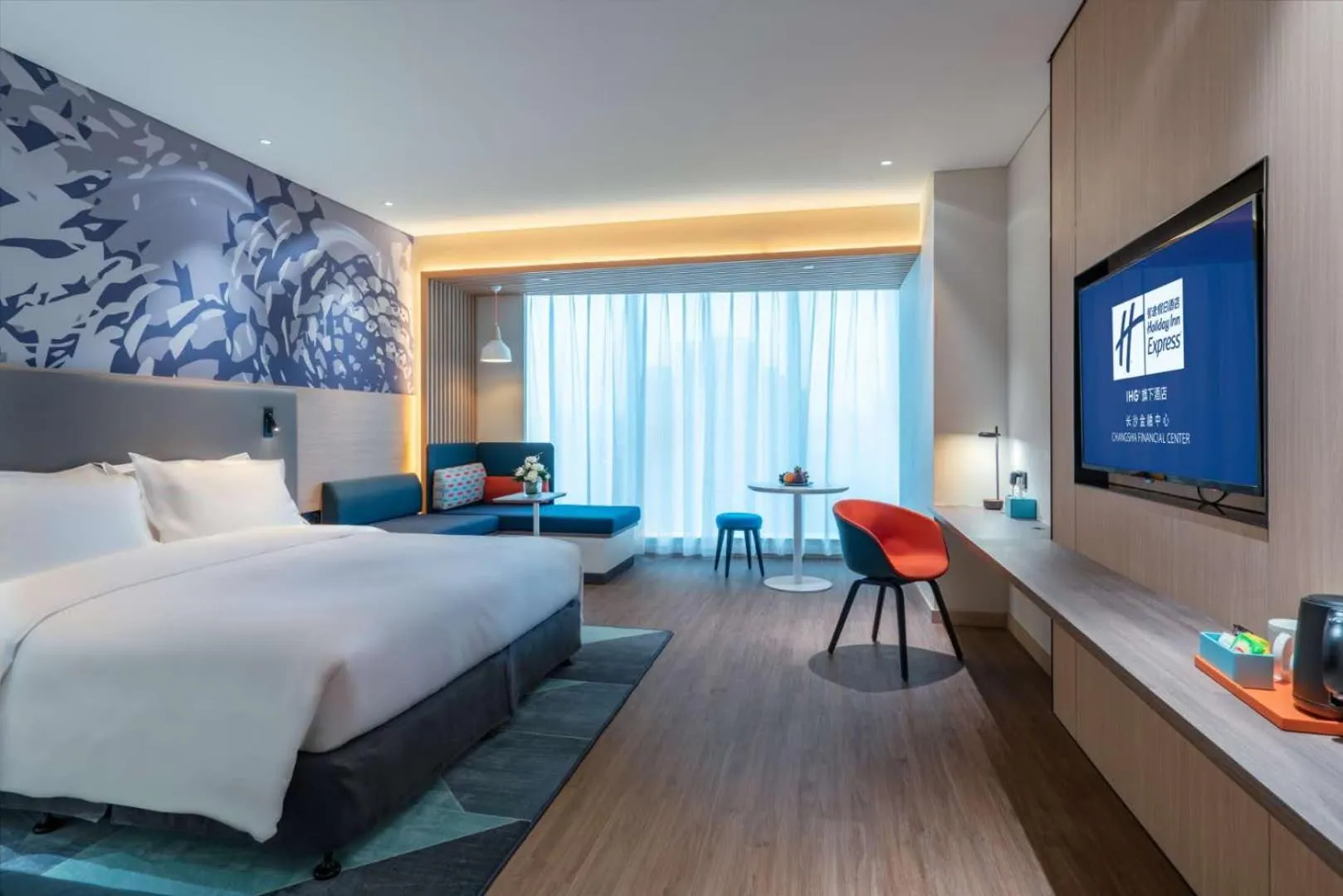 Photo of the whole room, Bed in Holiday Inn Express Changsha Wuyi Plaza by IHG