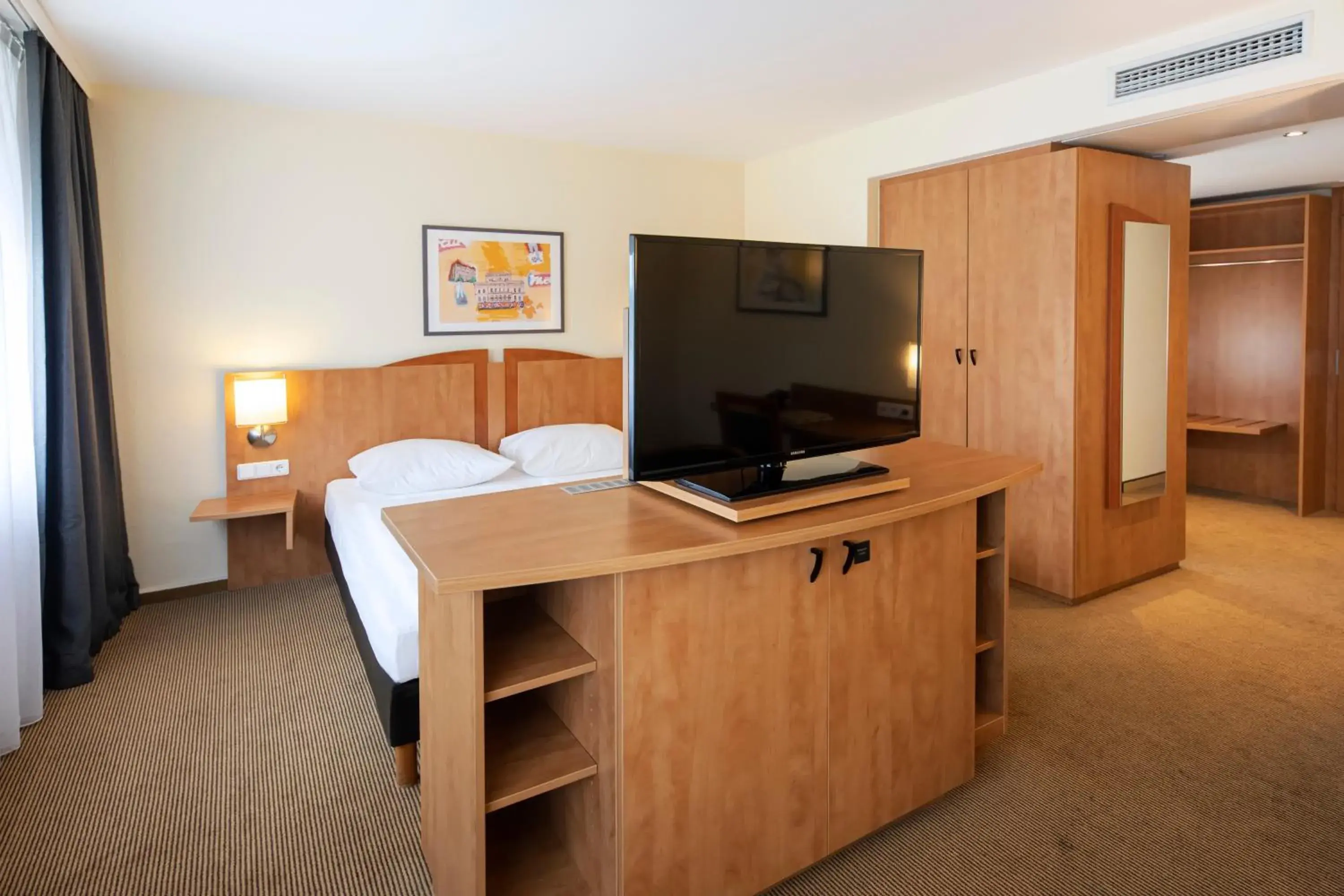 Photo of the whole room, Bed in ACHAT Hotel Braunschweig Photo of the whole room, Bed in ACHAT Hotel Braunschweig