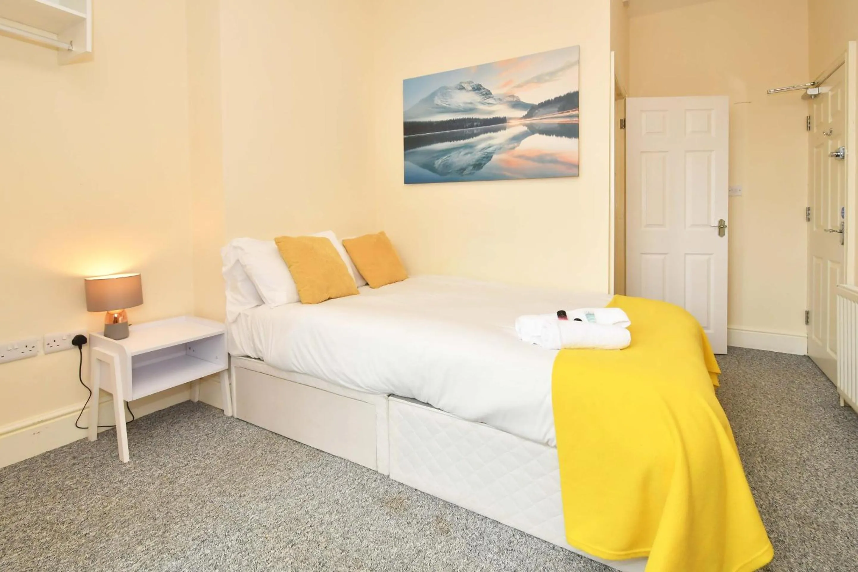 Bedroom, Bed in Townhouse @ 178 Ruskin Road Crewe