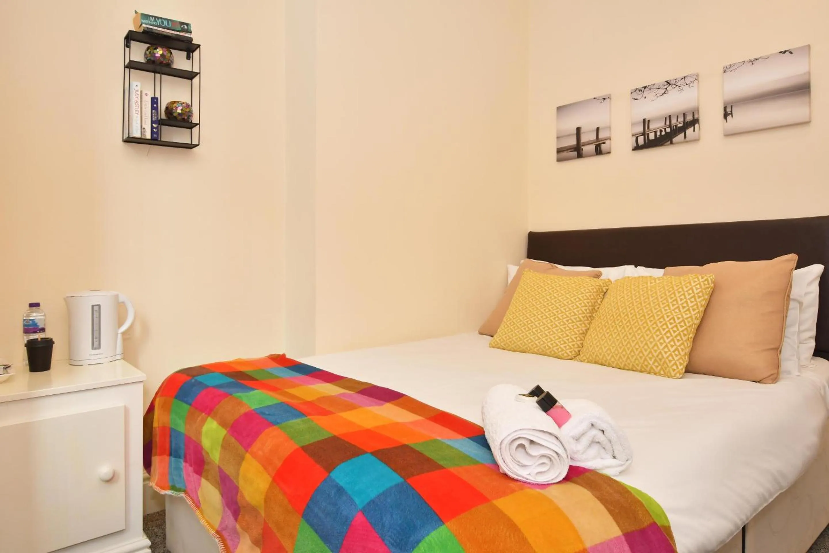 Bedroom, Bed in Townhouse @ 178 Ruskin Road Crewe