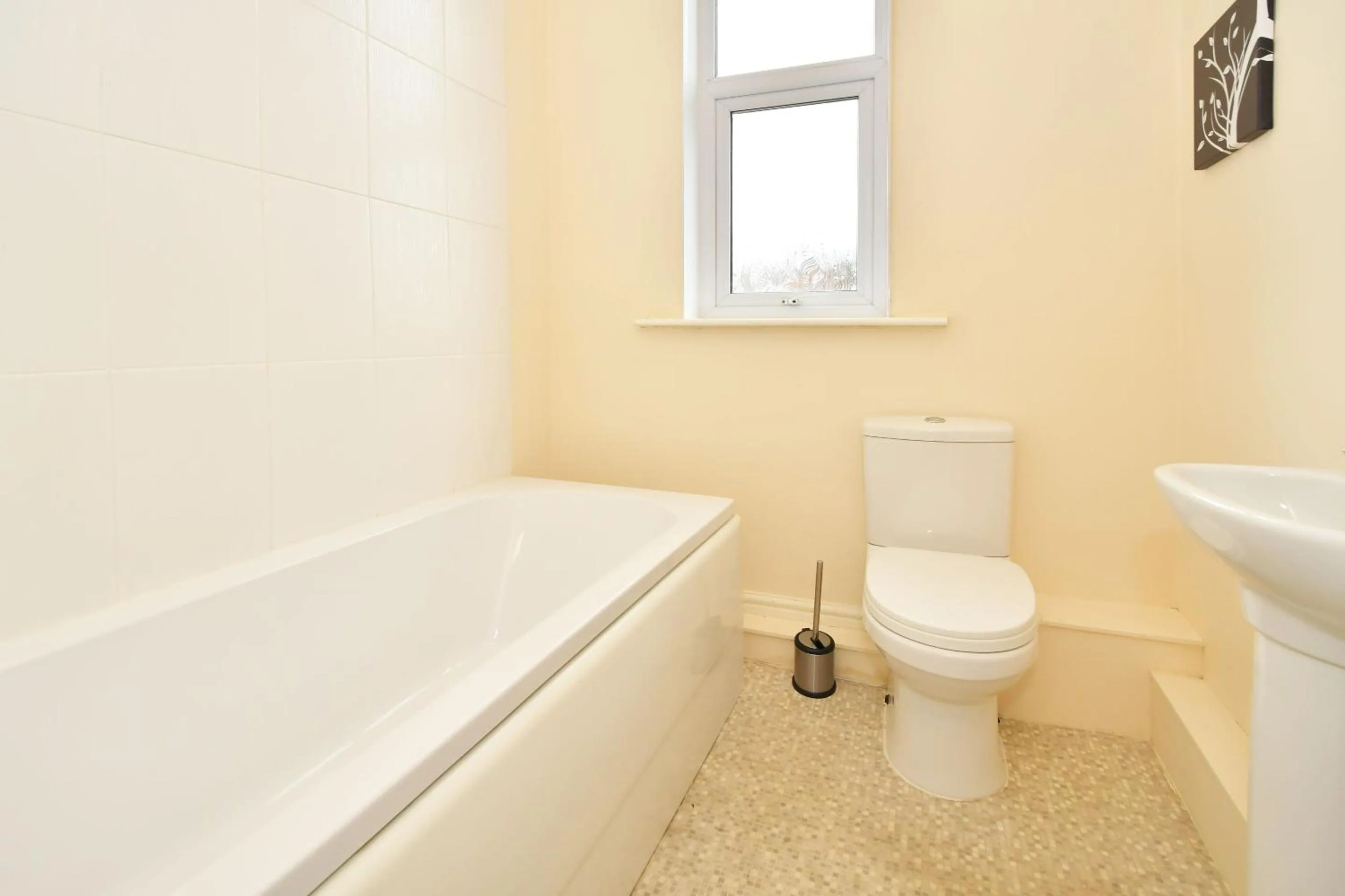 Bathroom in Townhouse @ 178 Ruskin Road Crewe