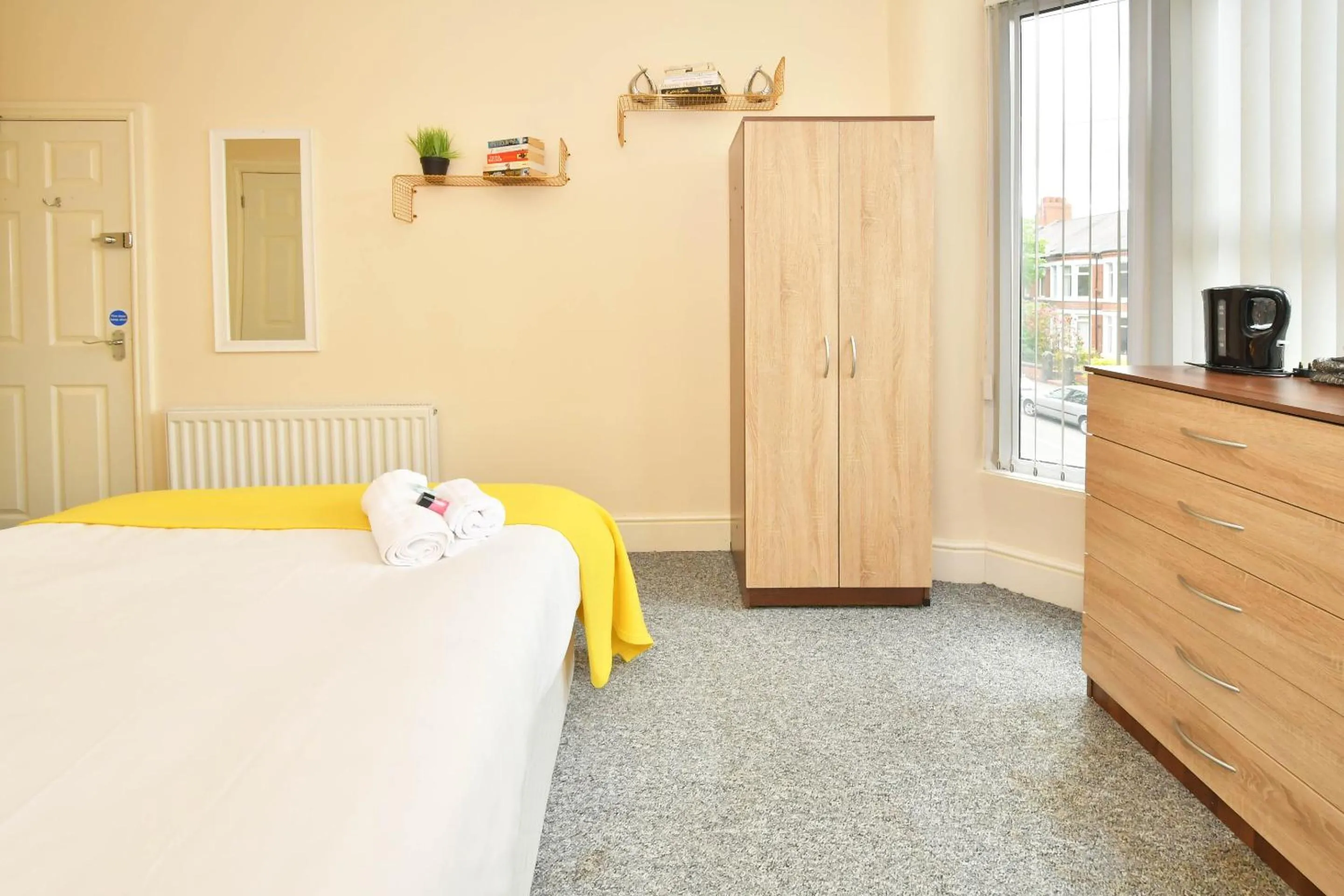 Bedroom, Bed in Townhouse @ 178 Ruskin Road Crewe
