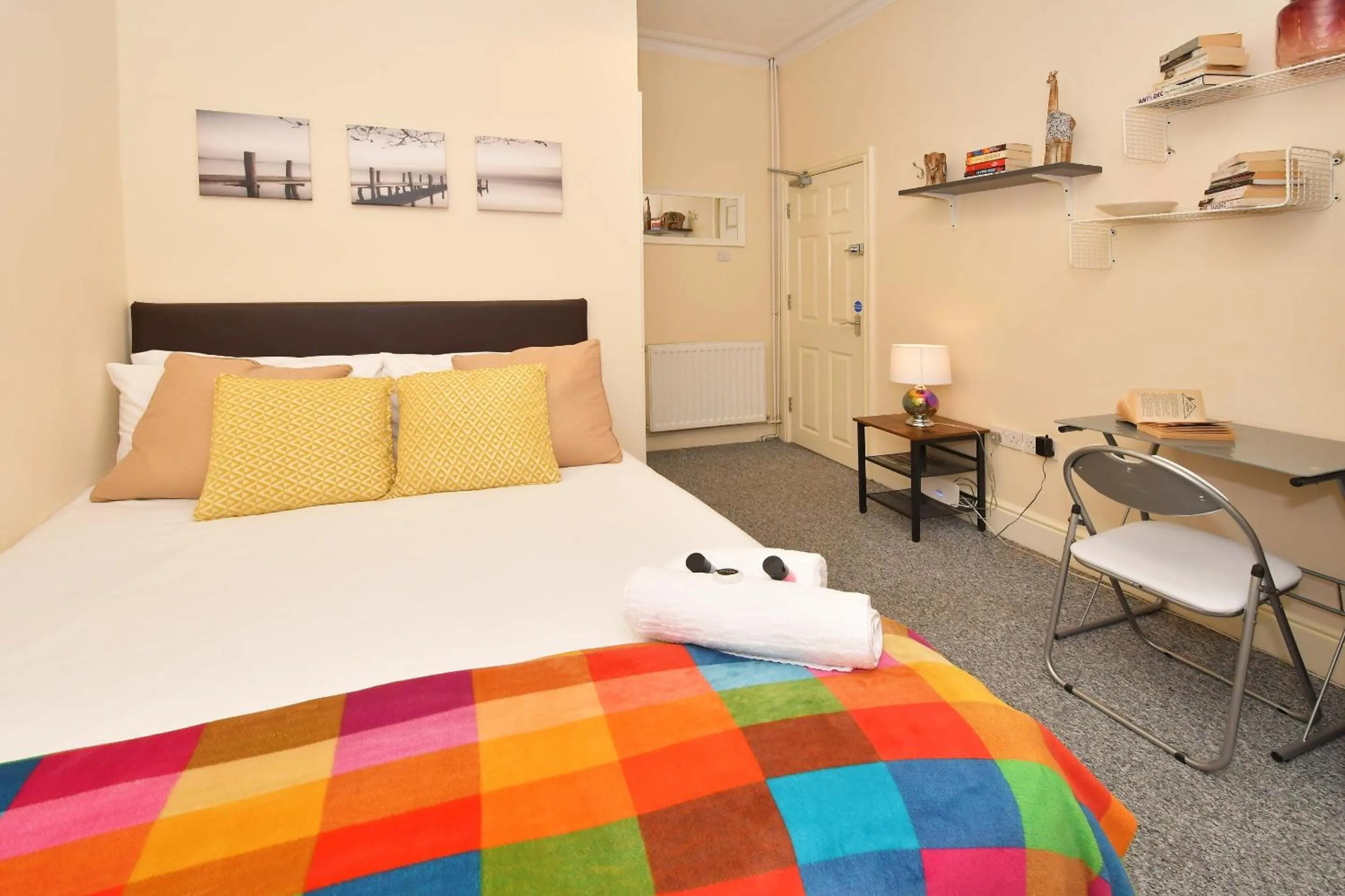 Bedroom, Bed in Townhouse @ 178 Ruskin Road Crewe